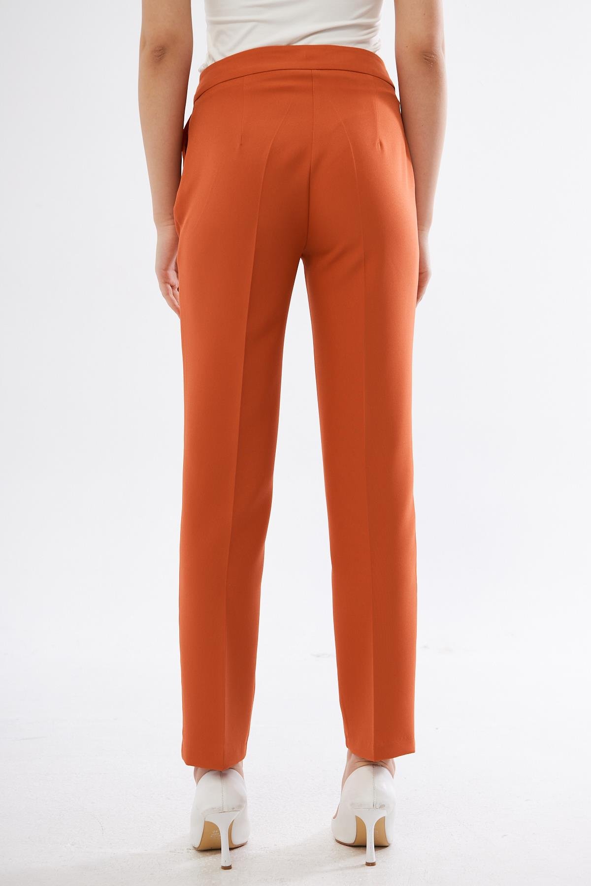 Gold Üçgen Aksesuarlı Takım Kiremit