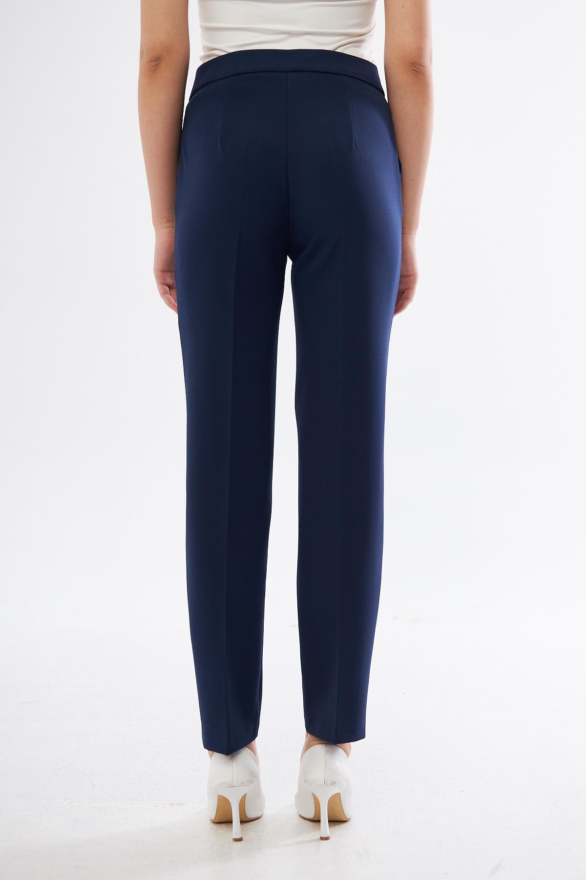 Gold Üçgen Aksesuarlı Takım Lacivert