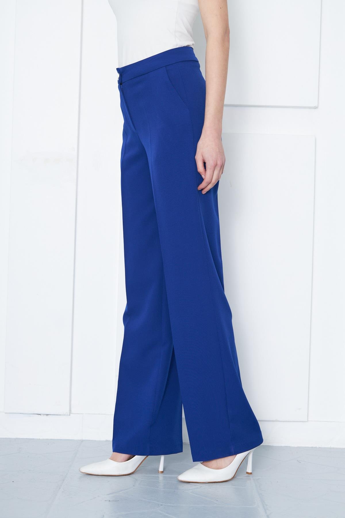Halter Aksesuarlı Takım Saks