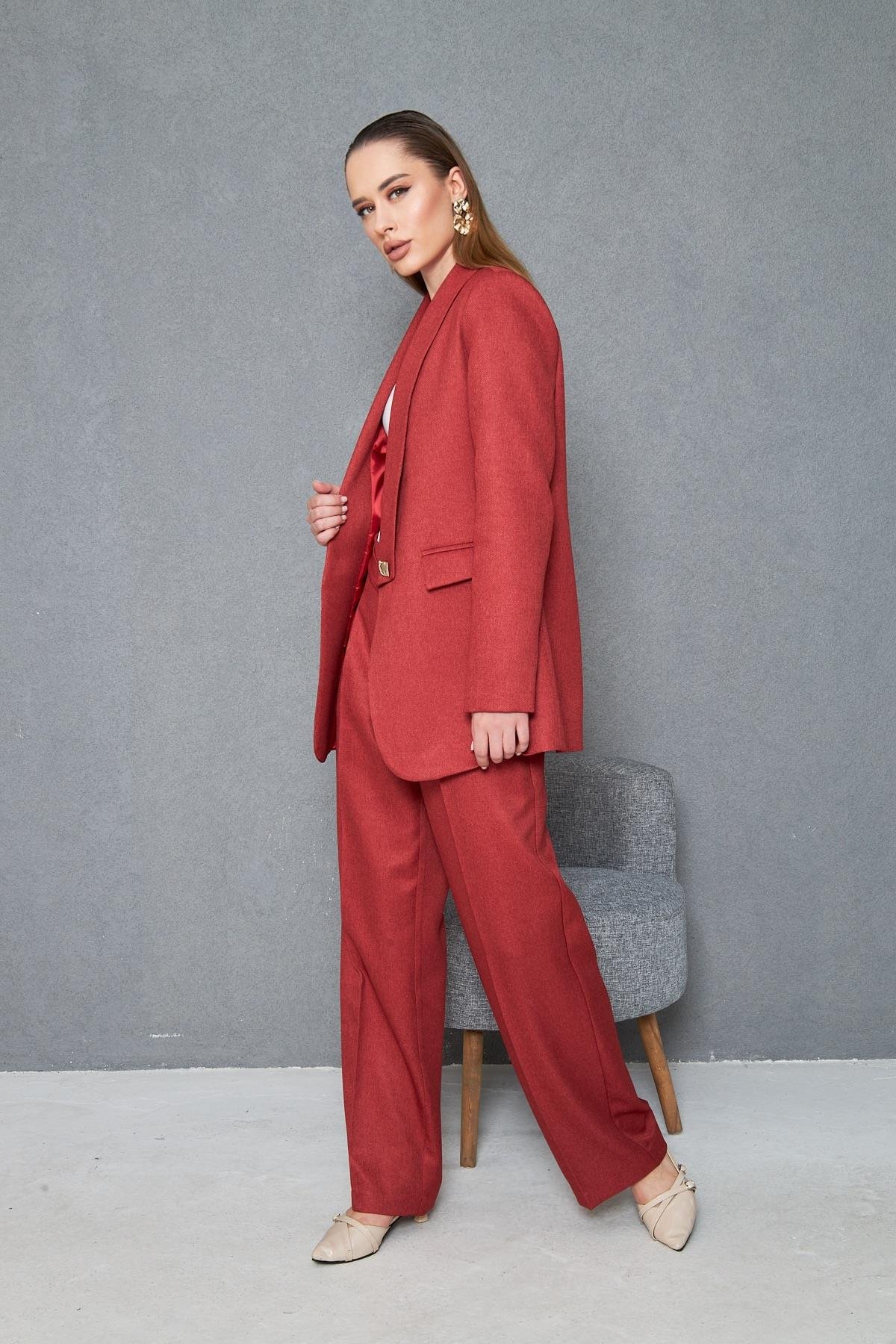 Kare Düğmeli Yünefekt Takım Kırmızı