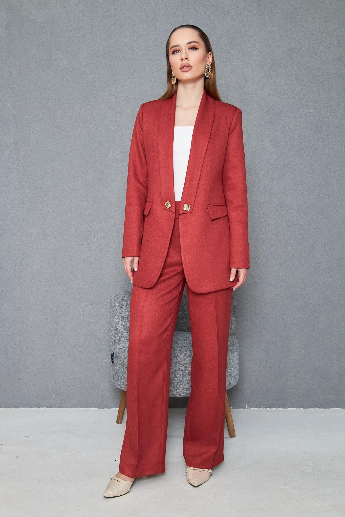 Kare Düğmeli Yünefekt Takım Kırmızı