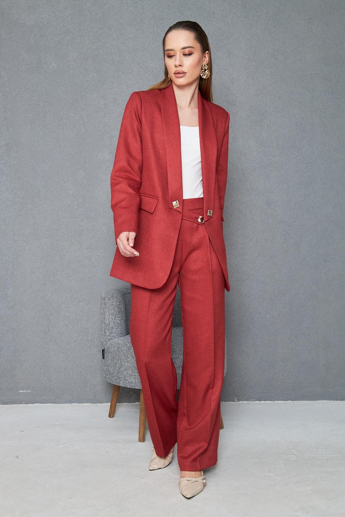 Kare Düğmeli Yünefekt Takım Kırmızı