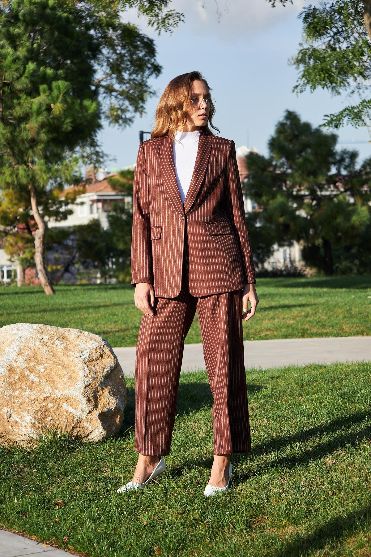 Şal Yaka Çizgili Takım