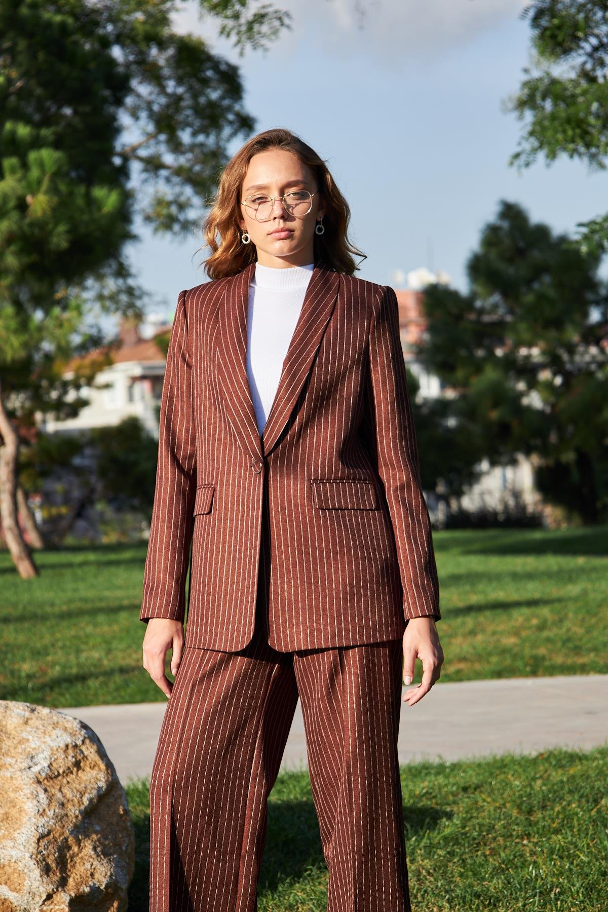 Şal Yaka Çizgili Takım