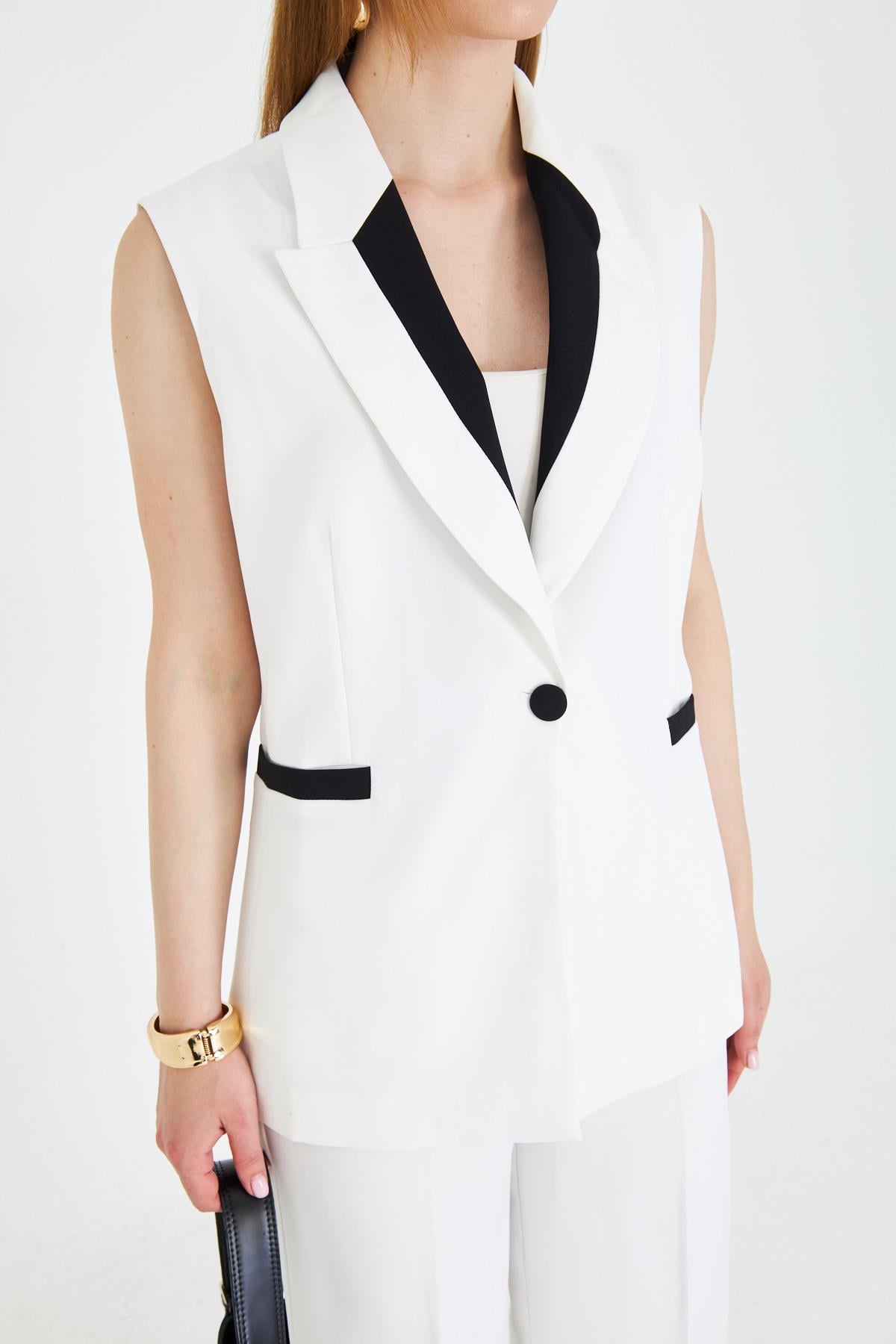 Yakası Garni Detay Yelek Takım Ekru