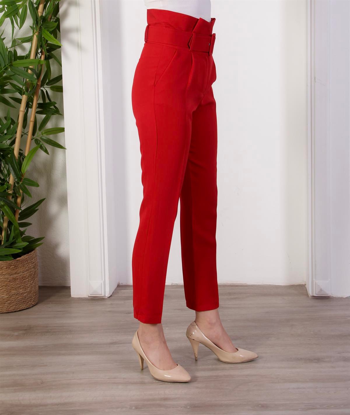 Yüksek Bel Kemerli Dar Paça Pantolon