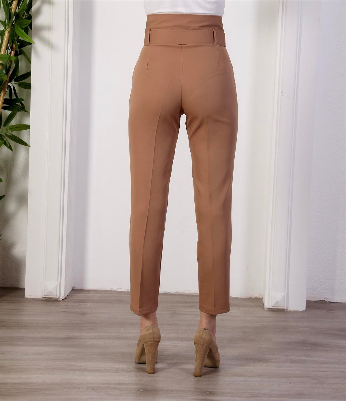 Yüksek Bel Kemerli Dar Paça Pantolon