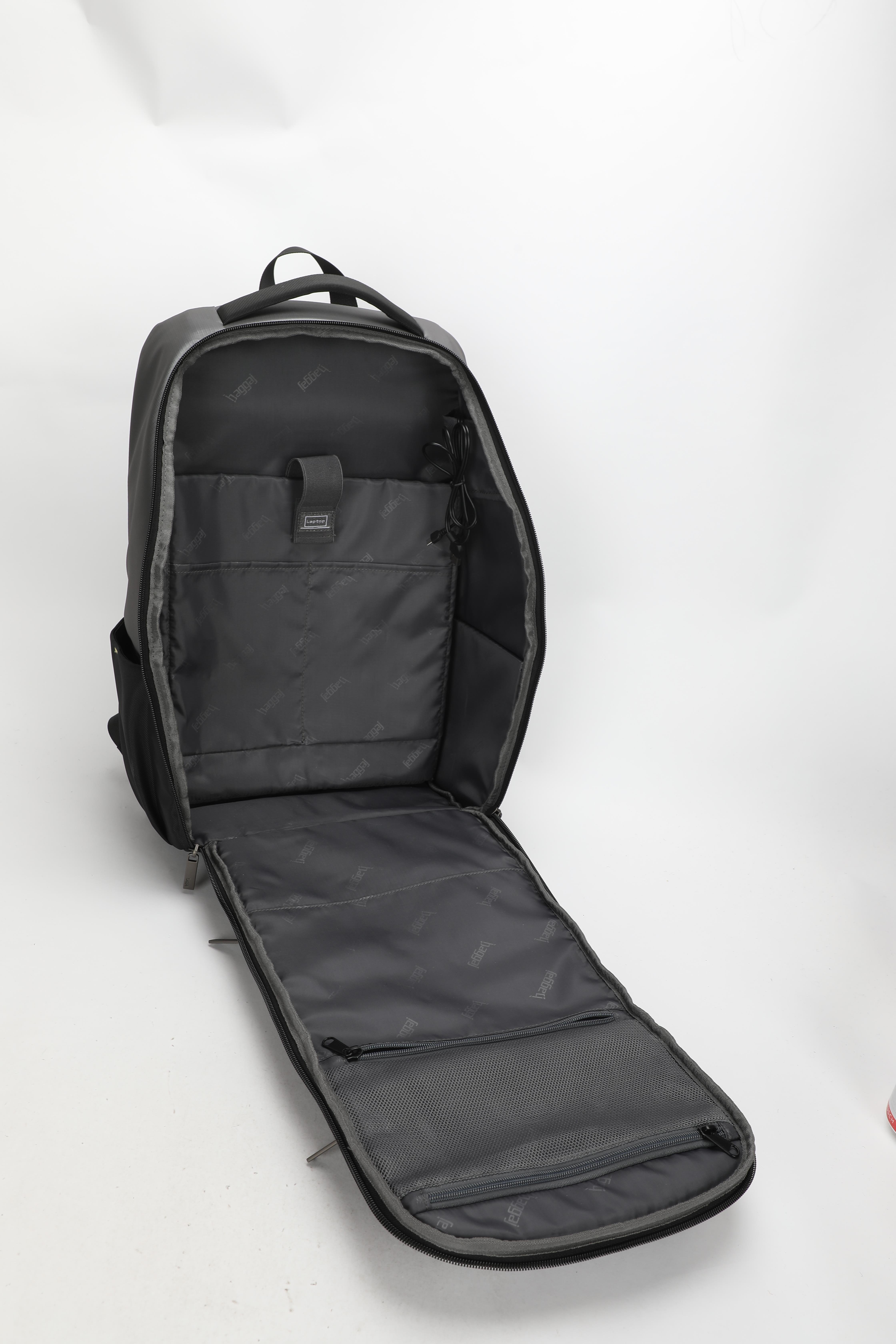 S24100  SIRT ÇANTASI