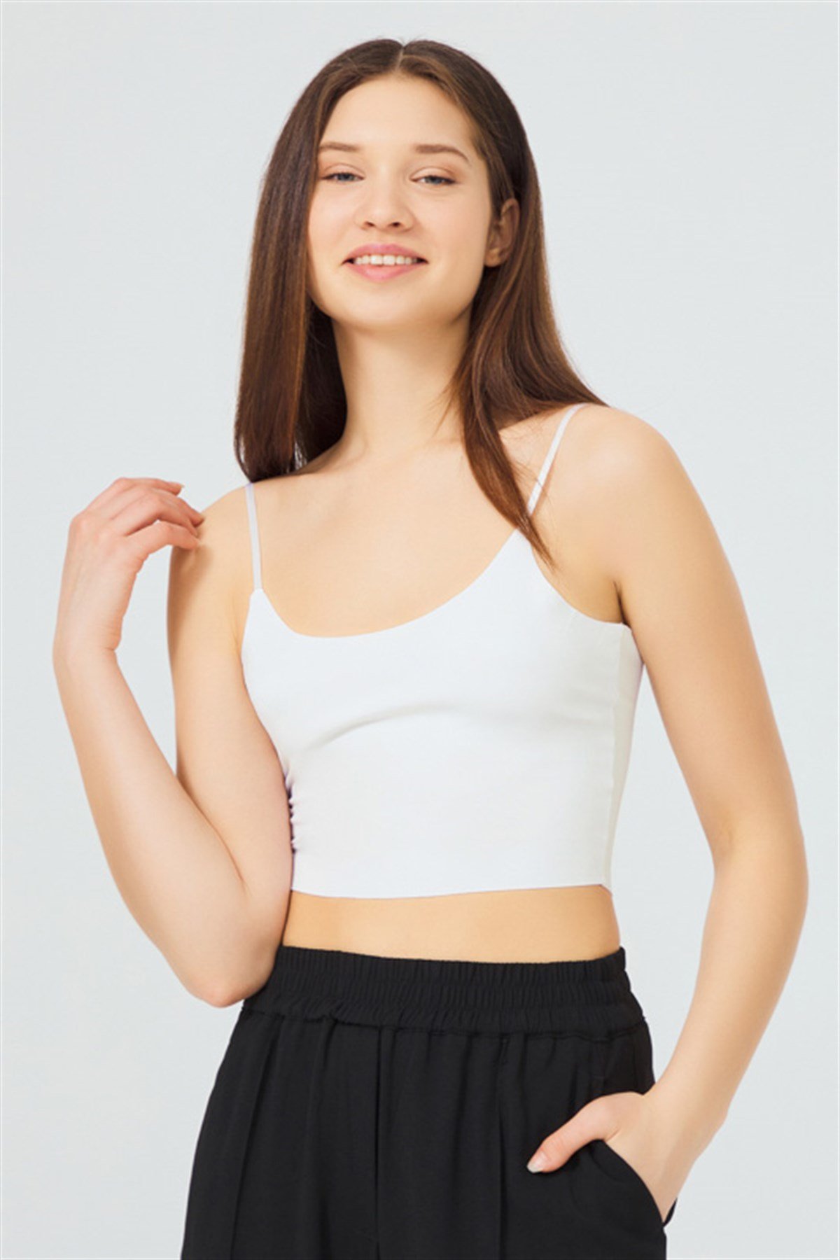 Ayarlanabilir İnce Askılı Lazer Kesim Kadın Crop B