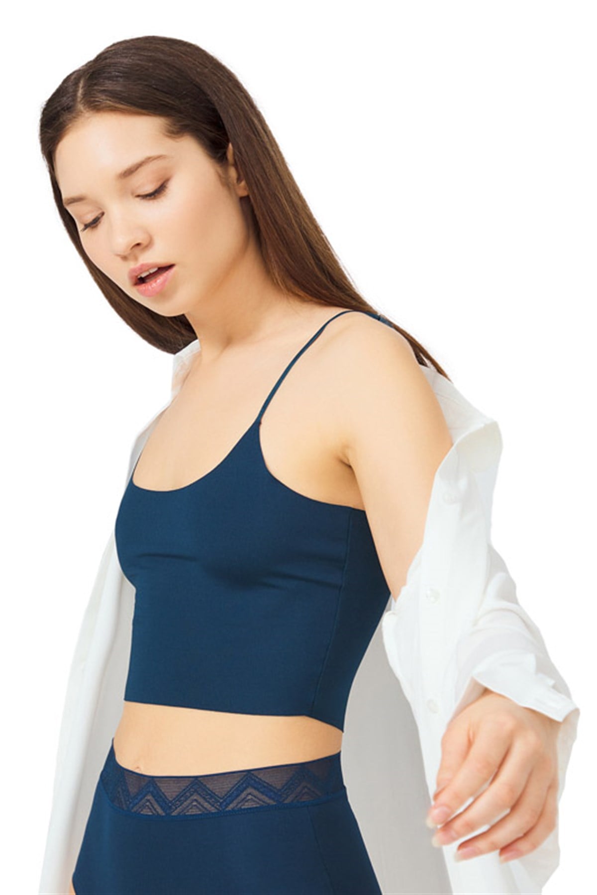 Ayarlanabilir İnce Askılı Lazer Kesim Kadın Crop B