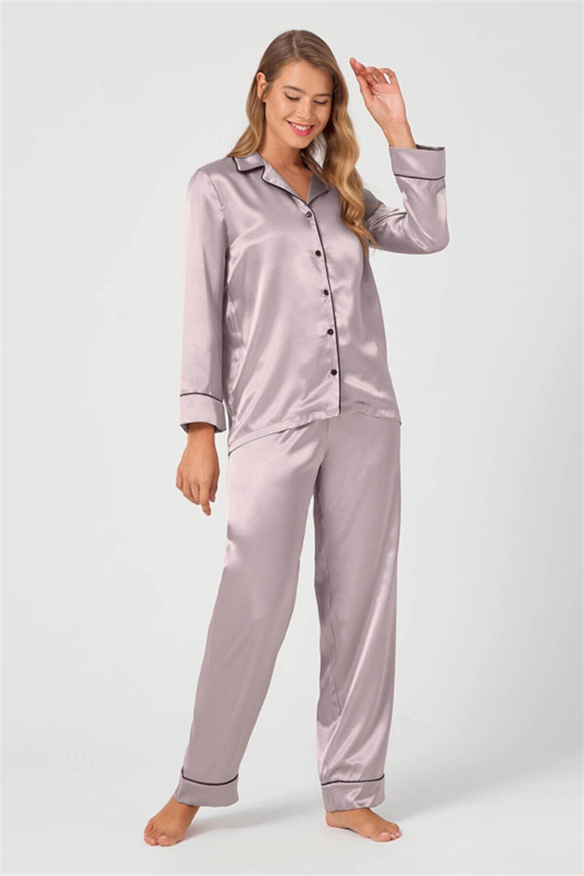 Bej Önden Düğmeli Saten Kadın Pijama Takımı