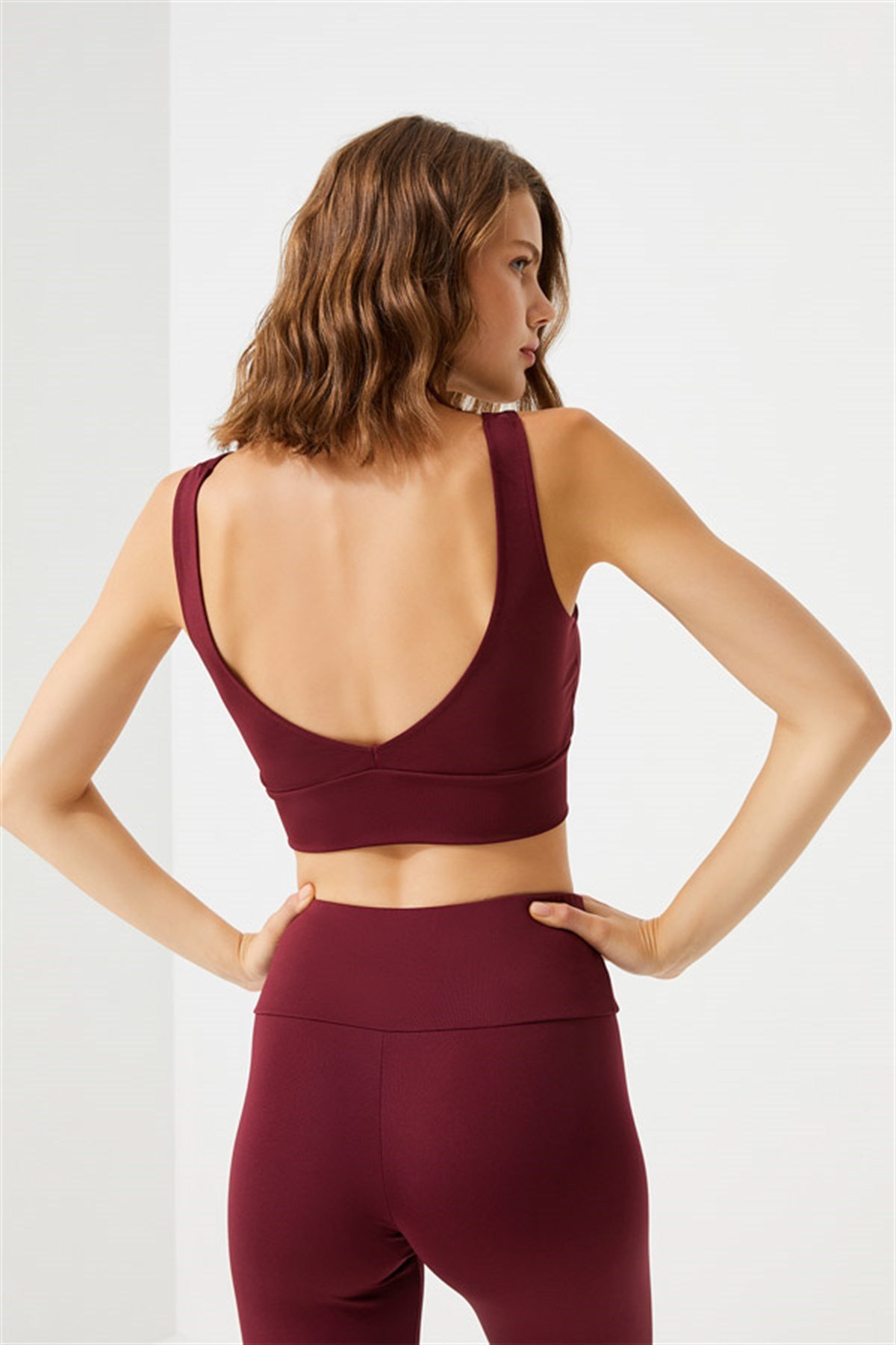 Bordo Hafif Destekli Sırt Detaylı Kaplı Crop Top Büstiyer
