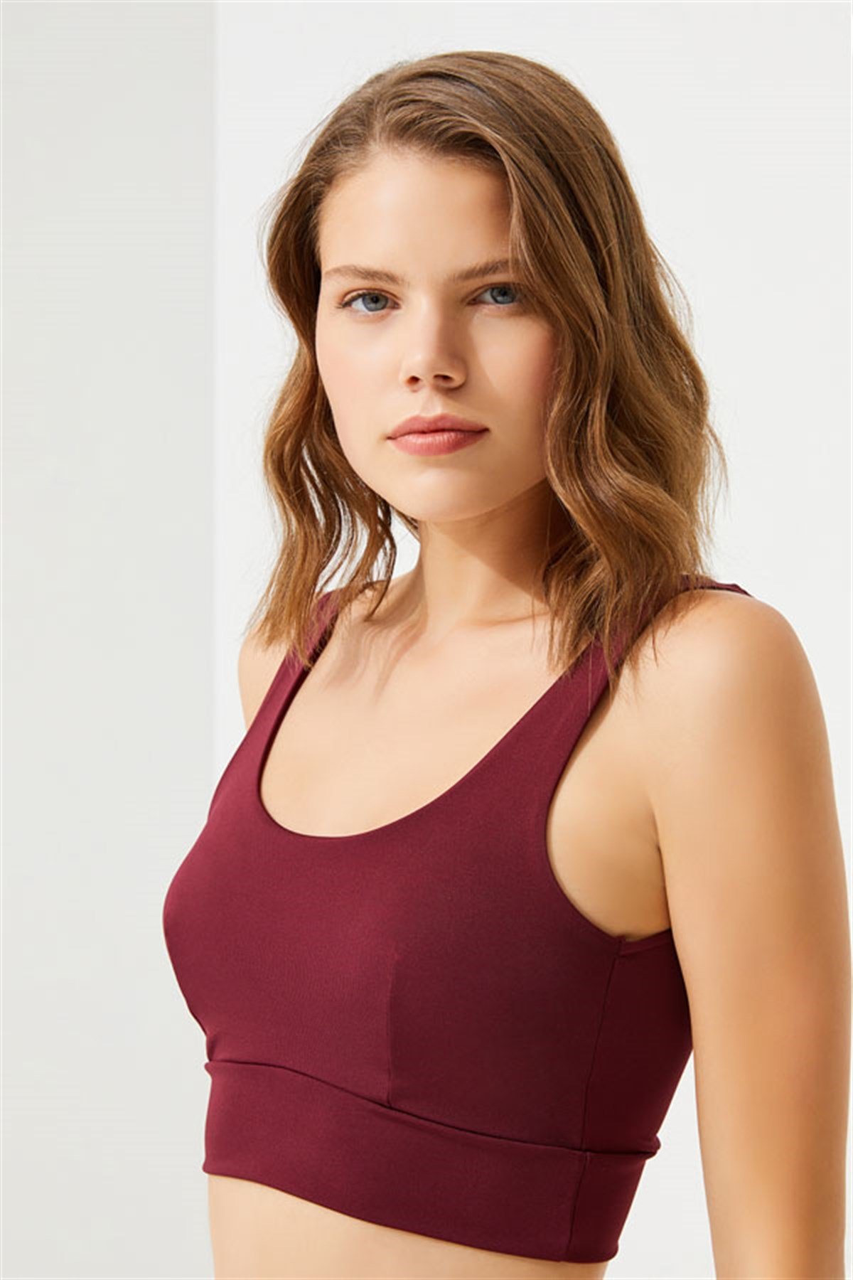 Bordo Hafif Destekli Sırt Detaylı Kaplı Crop Top Büstiyer