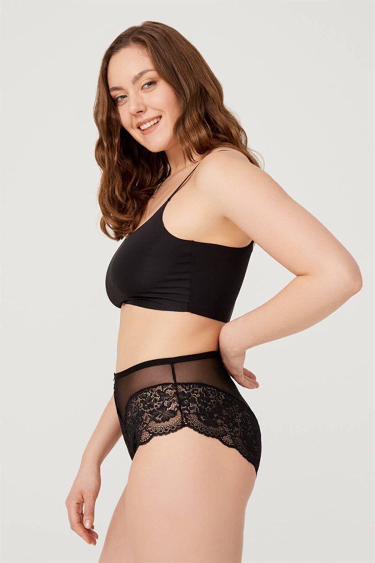 Dantel Detaylı Arkası Tül Büyük Beden Bikini Külot