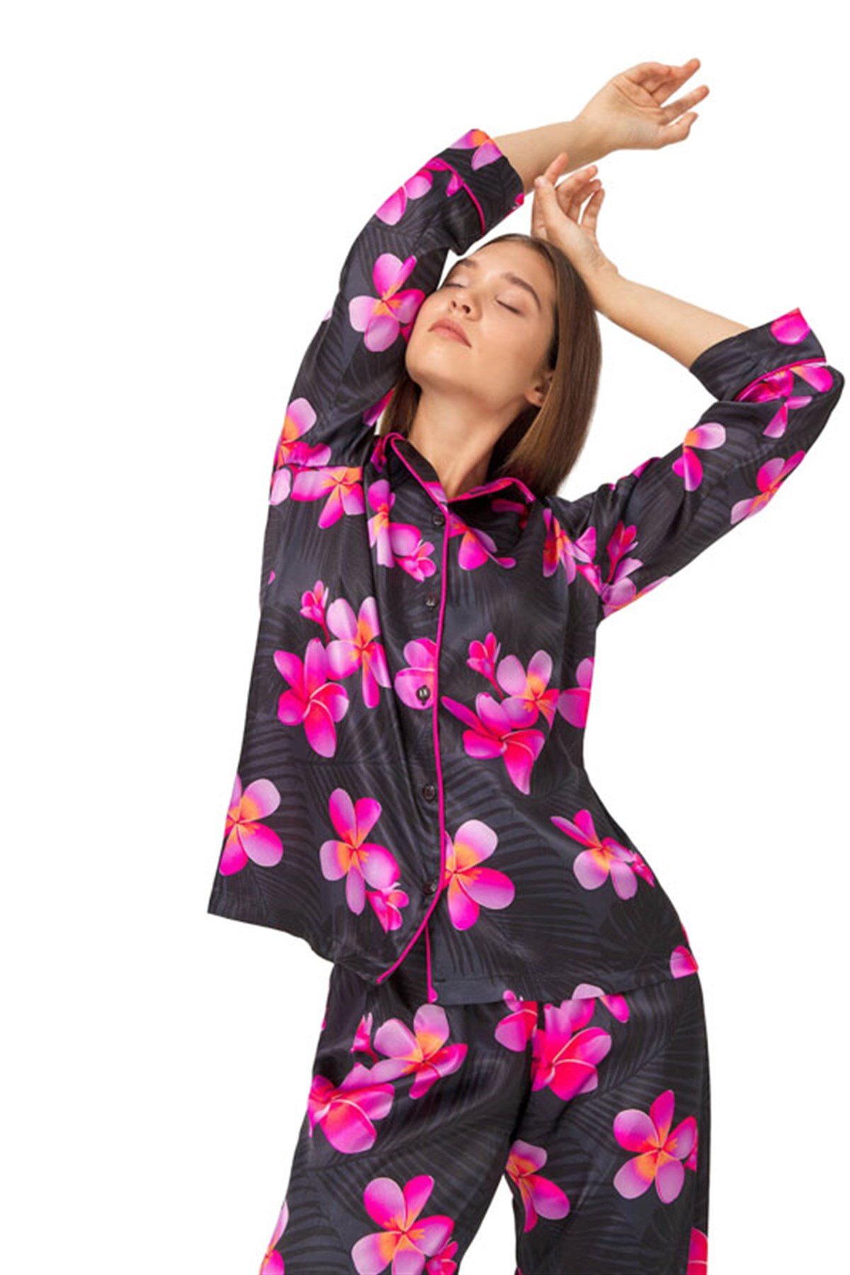 Siyah Çiçek Desenli Önden Düğmeli Saten Kadın Pijama Takımı