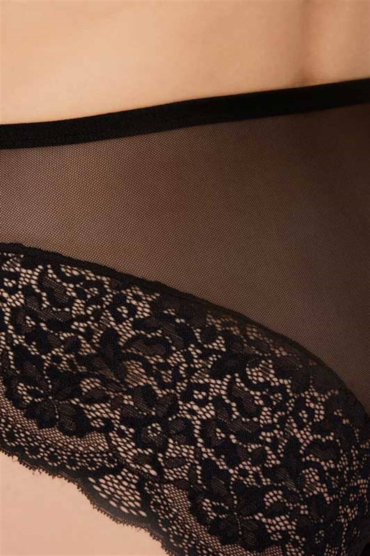 Siyah Dantel Detaylı Arkası Tül Büyük Beden Bikini Külot