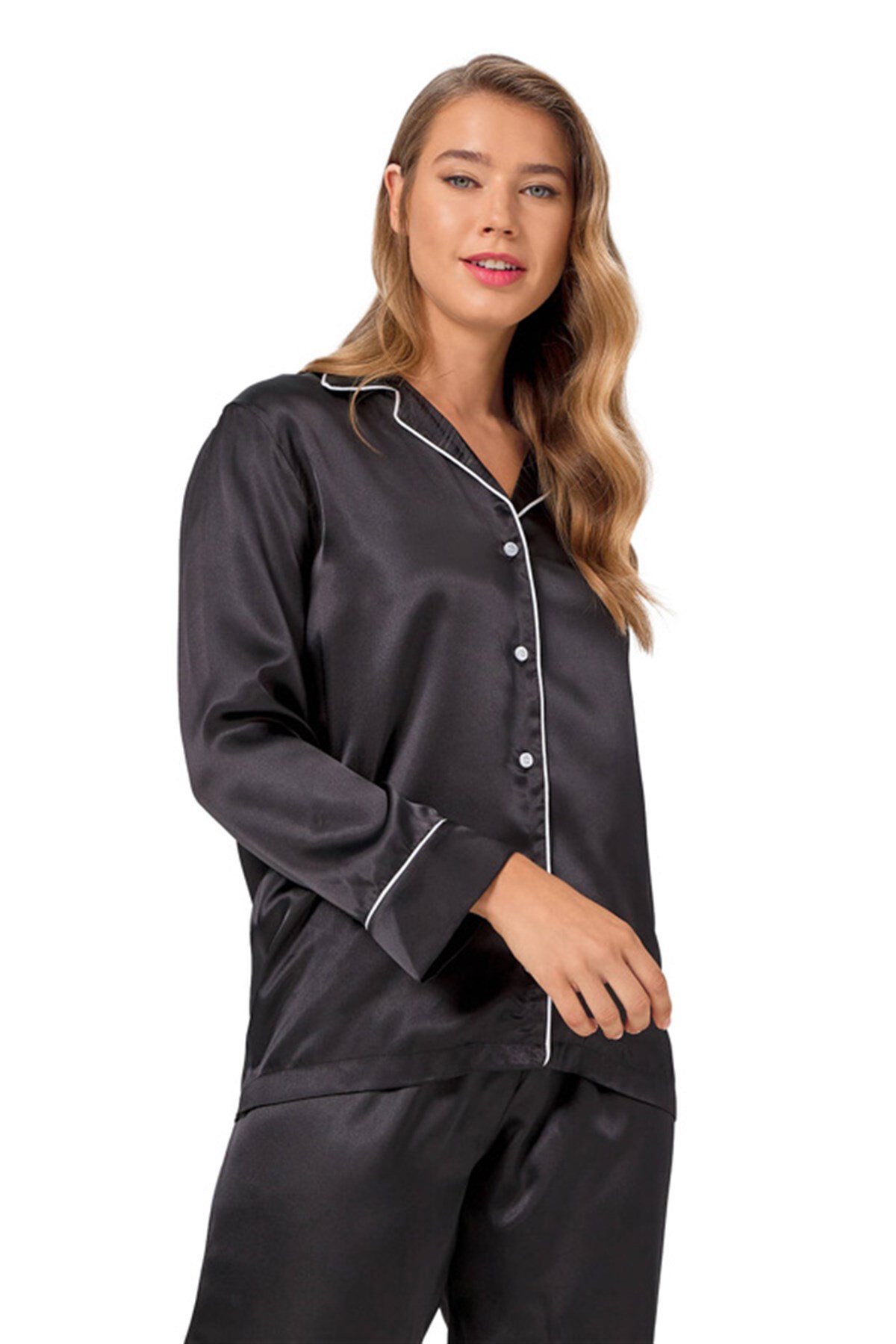 Siyah Önden Düğmeli Saten Kadın Pijama Takımı
