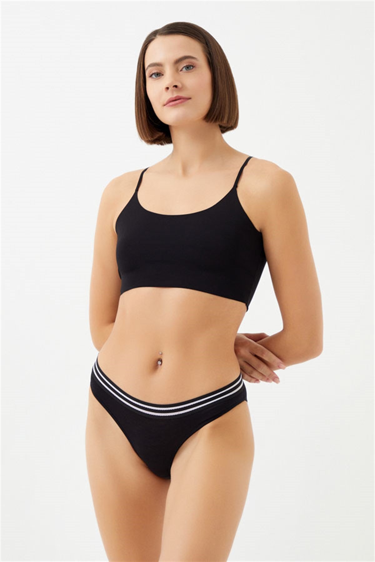 Siyah Spor Basic Şerit Lastikli Pamuk Kadın Bikini Külot