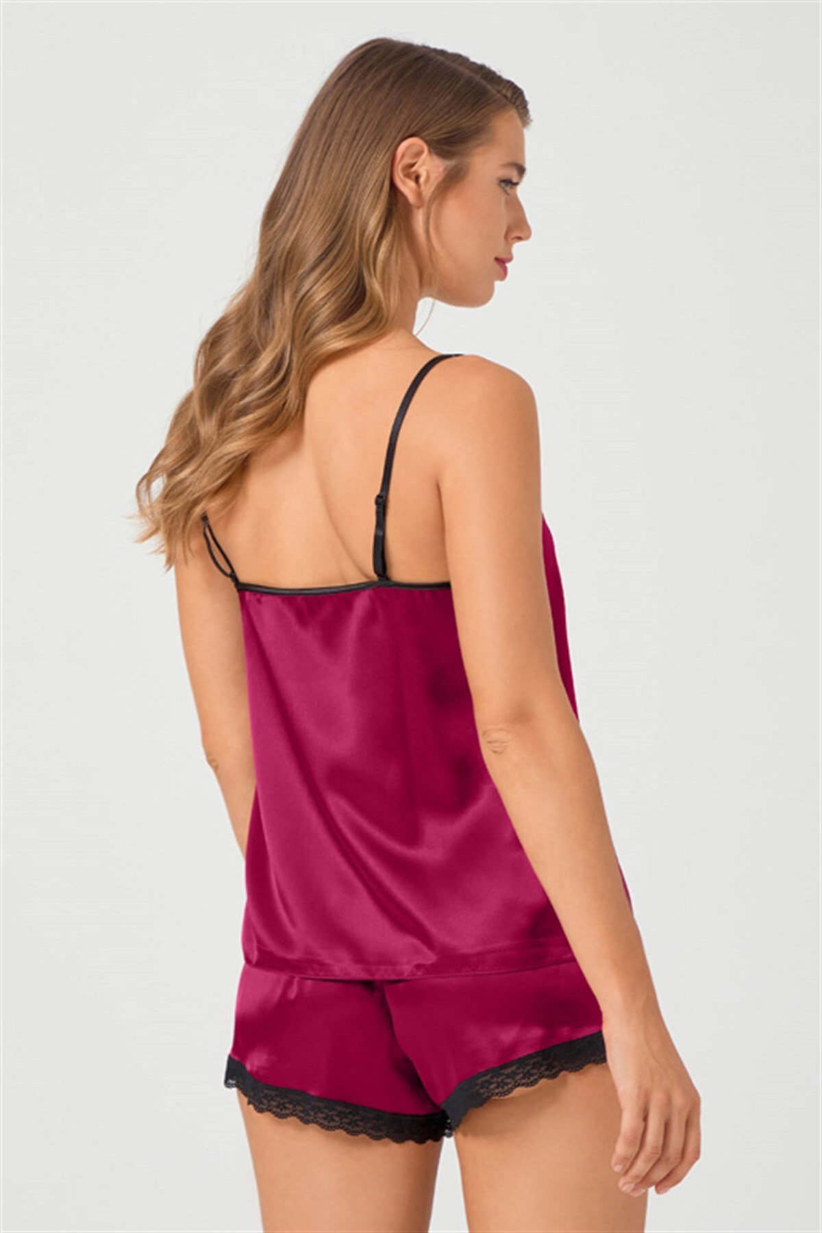 Vişne Dantel Detaylı Saten Kadın Pijama Şortlu Takımı