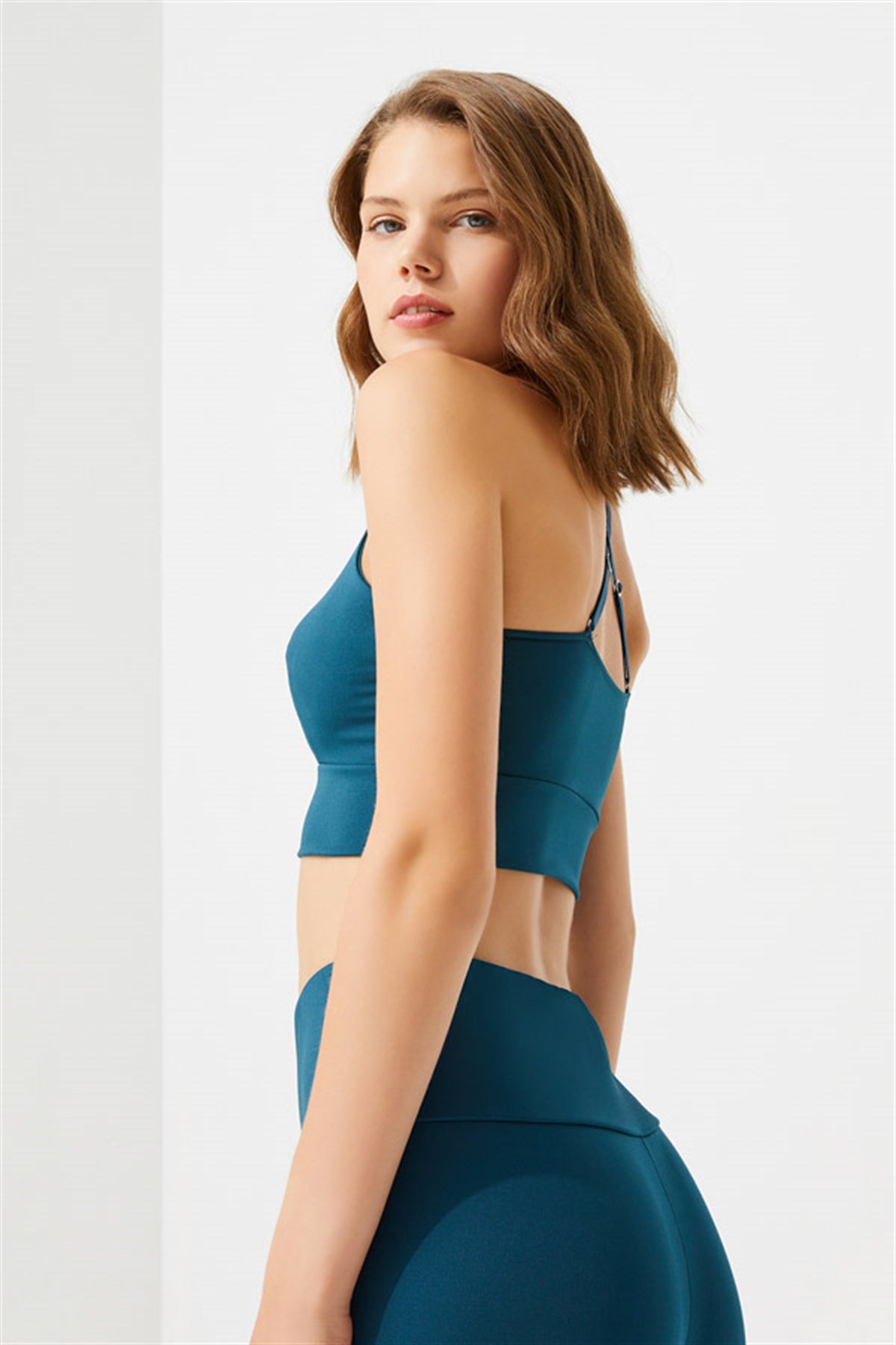 Yeşil Ayarlanabilir Askılı Hafif Destekli Crop Top Büstiyer