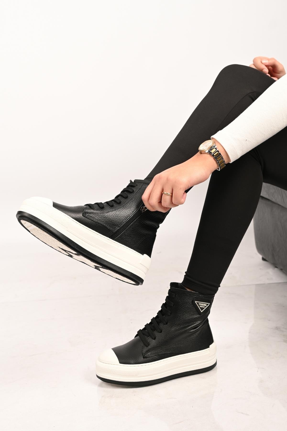 Bestello Bağcıklı Fermuarlı Termo Taban Hakiki Deri Düz Bot 101-23028-02 Kadın Bot101-23028-02_SIYAH_36Casual Boots