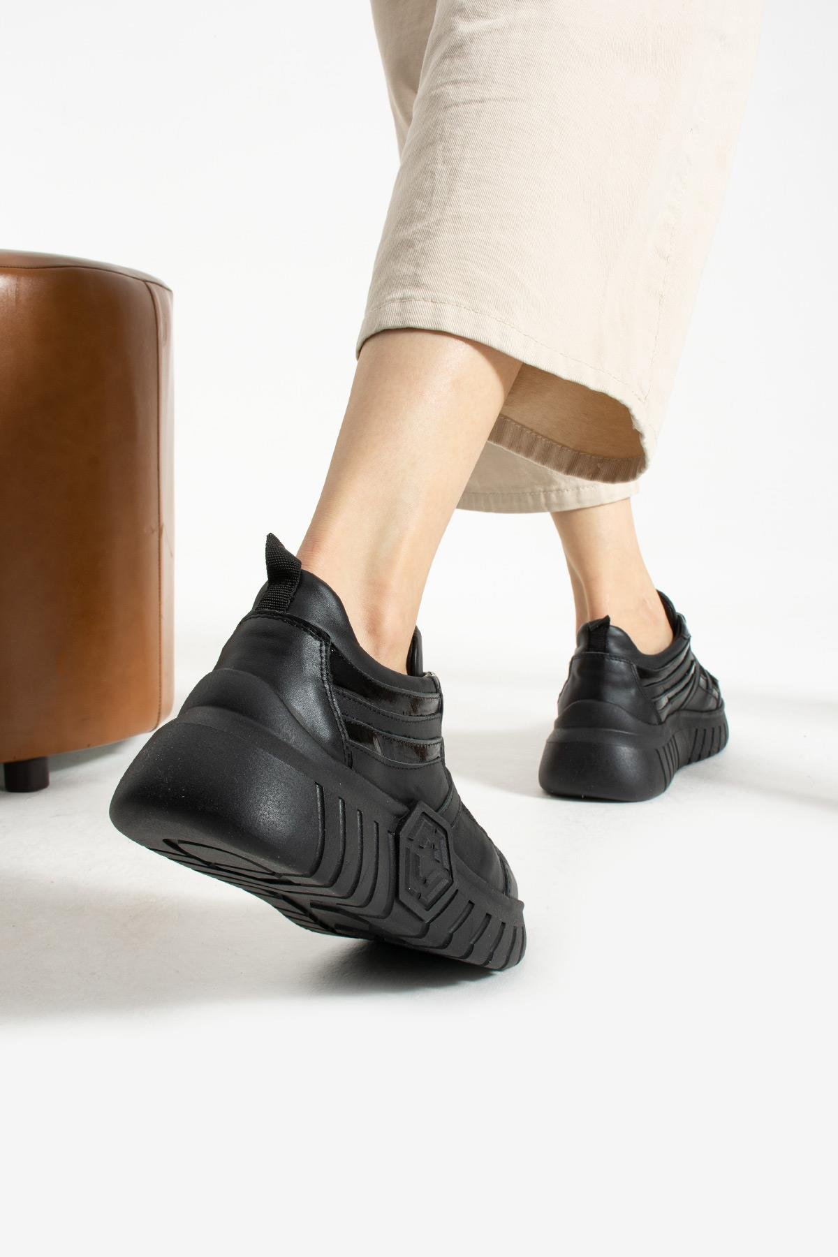 Bestello Bağcıklı Termo Taban Sneaker 331-SUT-03 Kadın Ayakkabı331-SUT-03_SIYAH_36Sneaker