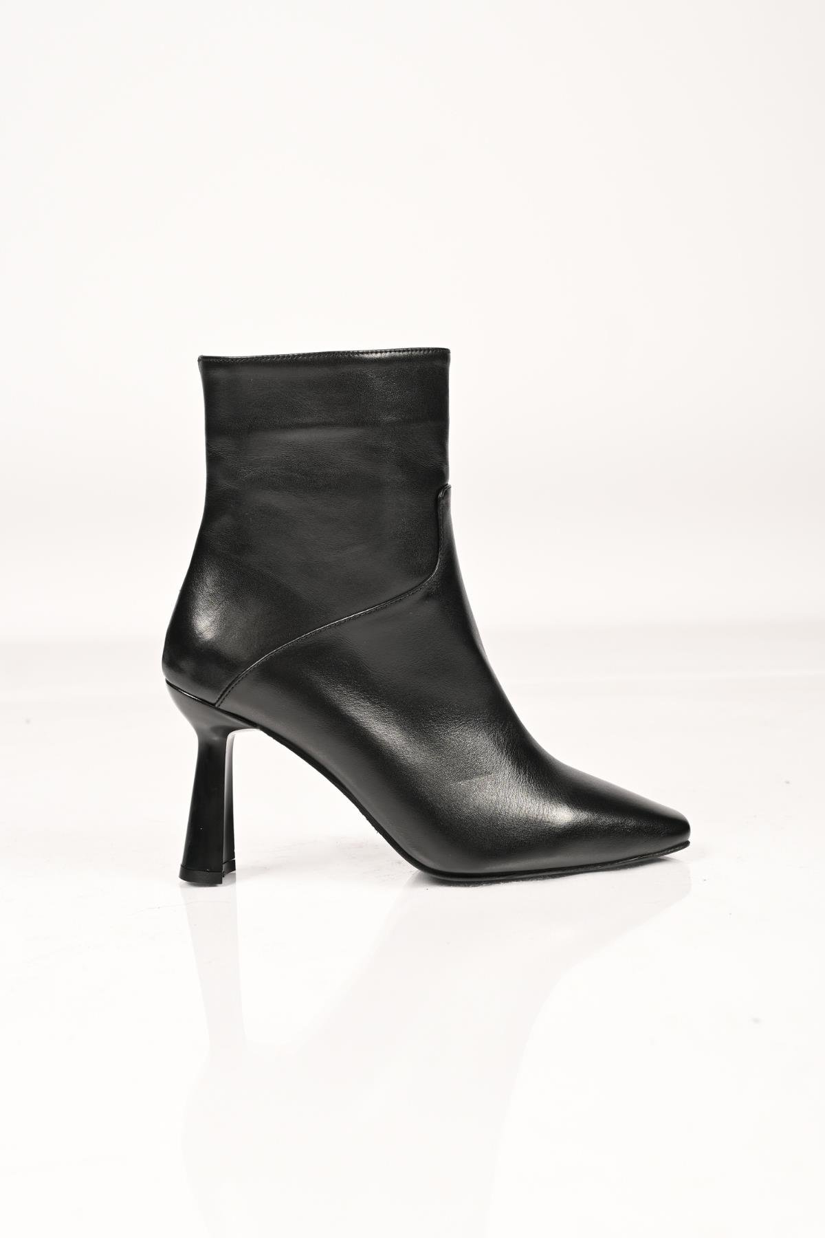 Bestello Bağcıksız Fermuarlı Neolit Taban Hakiki Deri İnce Topuklu Bot 337-1201 Kadın Bot337-1201_SIYAH_36Heeled Boots
