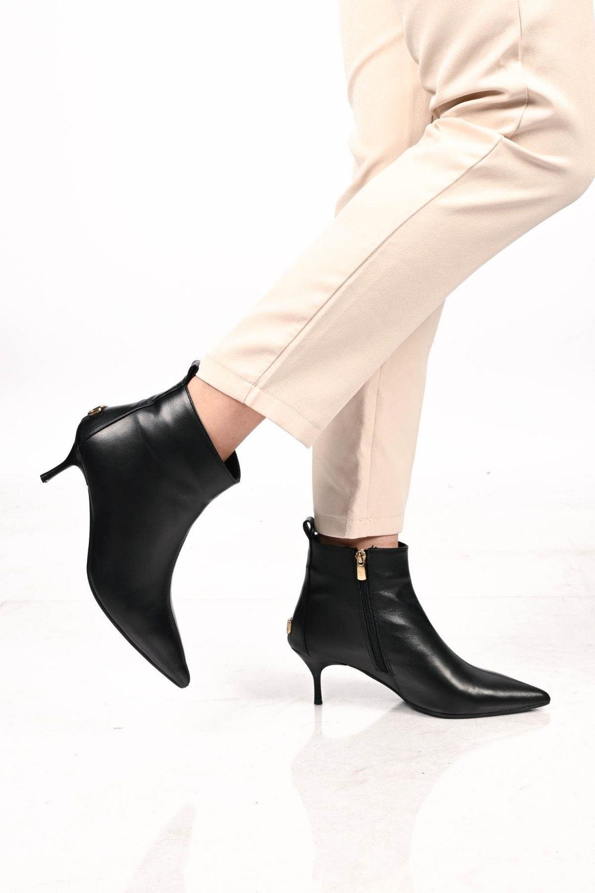 Bestello Bağcıksız Fermuarlı Neolit Taban Hakiki Deri İnce Topuklu Bot 337-2308 Kadın Bot337-2308_SIYAH_36Heeled Boots