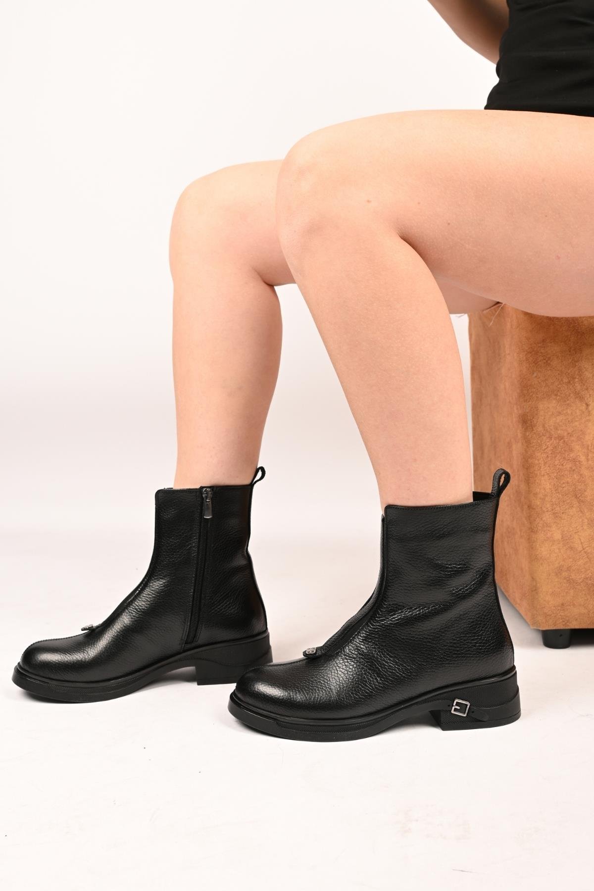 Bestello Bağcıksız Fermuarlı Termo Taban Hakiki Deri Casual Bot 335-662-17 Kadın Bot335-662-17_SIYAH_36Casual Boots