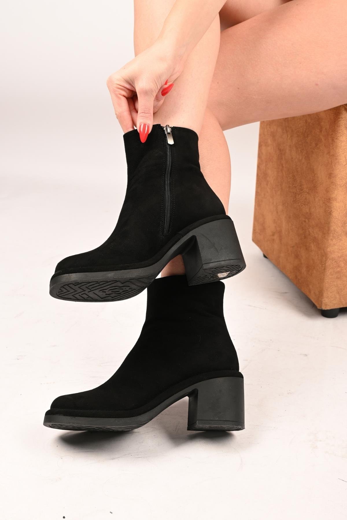 Bestello Bağcıksız Fermuarlı Termo Taban Hakiki Deri Topuklu Bot 336-1231 Kadın Bot336-1231_SIYAH SUET_36Heeled Boots