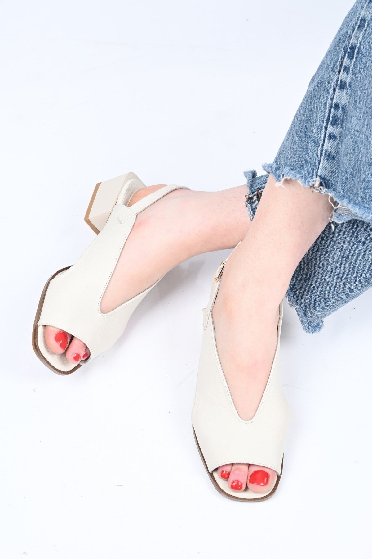 Bestello Bağcıksız Kemer Detaylı Jurdan Taban Hakiki Deri Sandalet 342-172 Kadın Sandalet342-172_BEJ_35Sandals