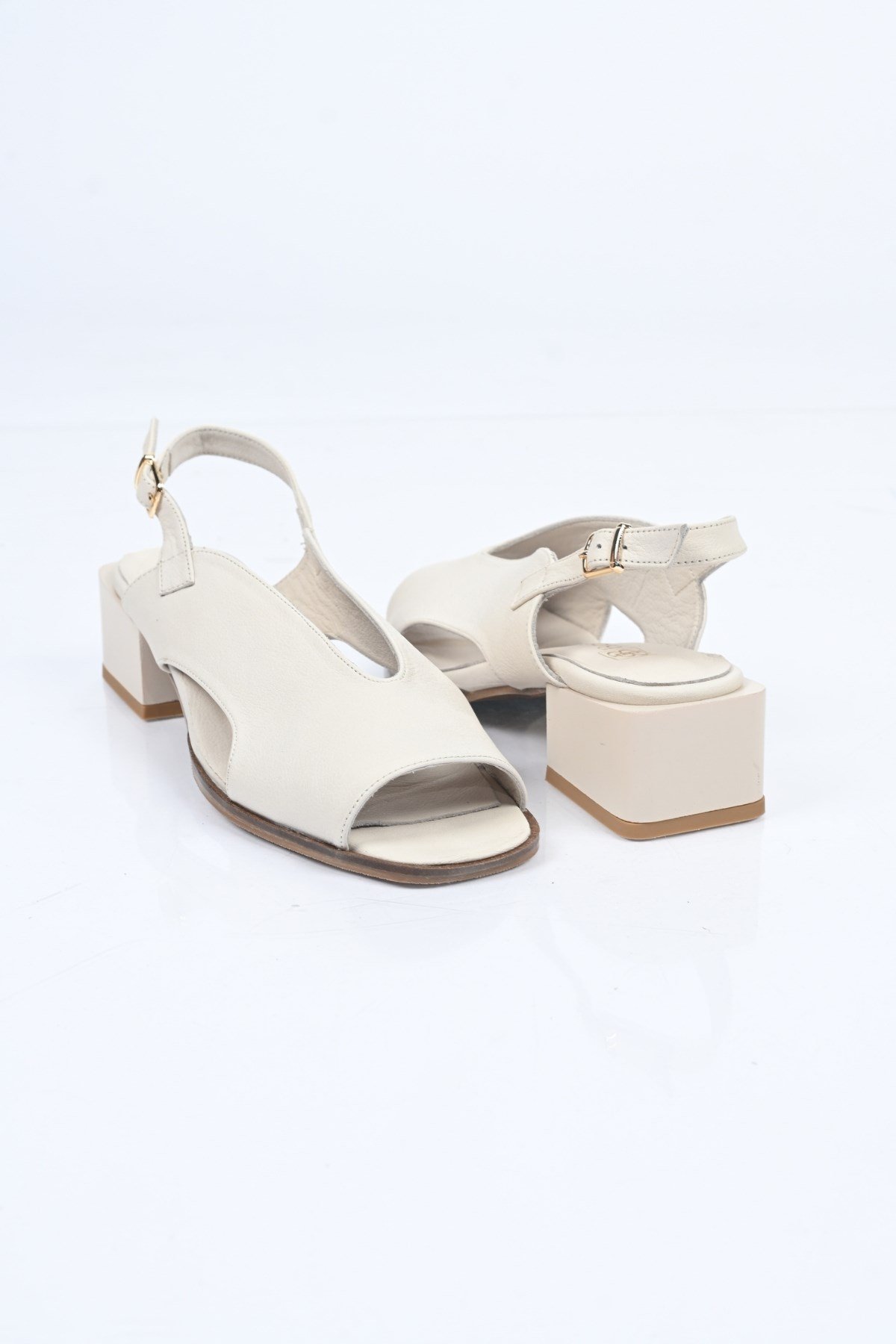Bestello Bağcıksız Kemer Detaylı Jurdan Taban Hakiki Deri Sandalet 342-172 Kadın Sandalet342-172_BEJ_35Sandals