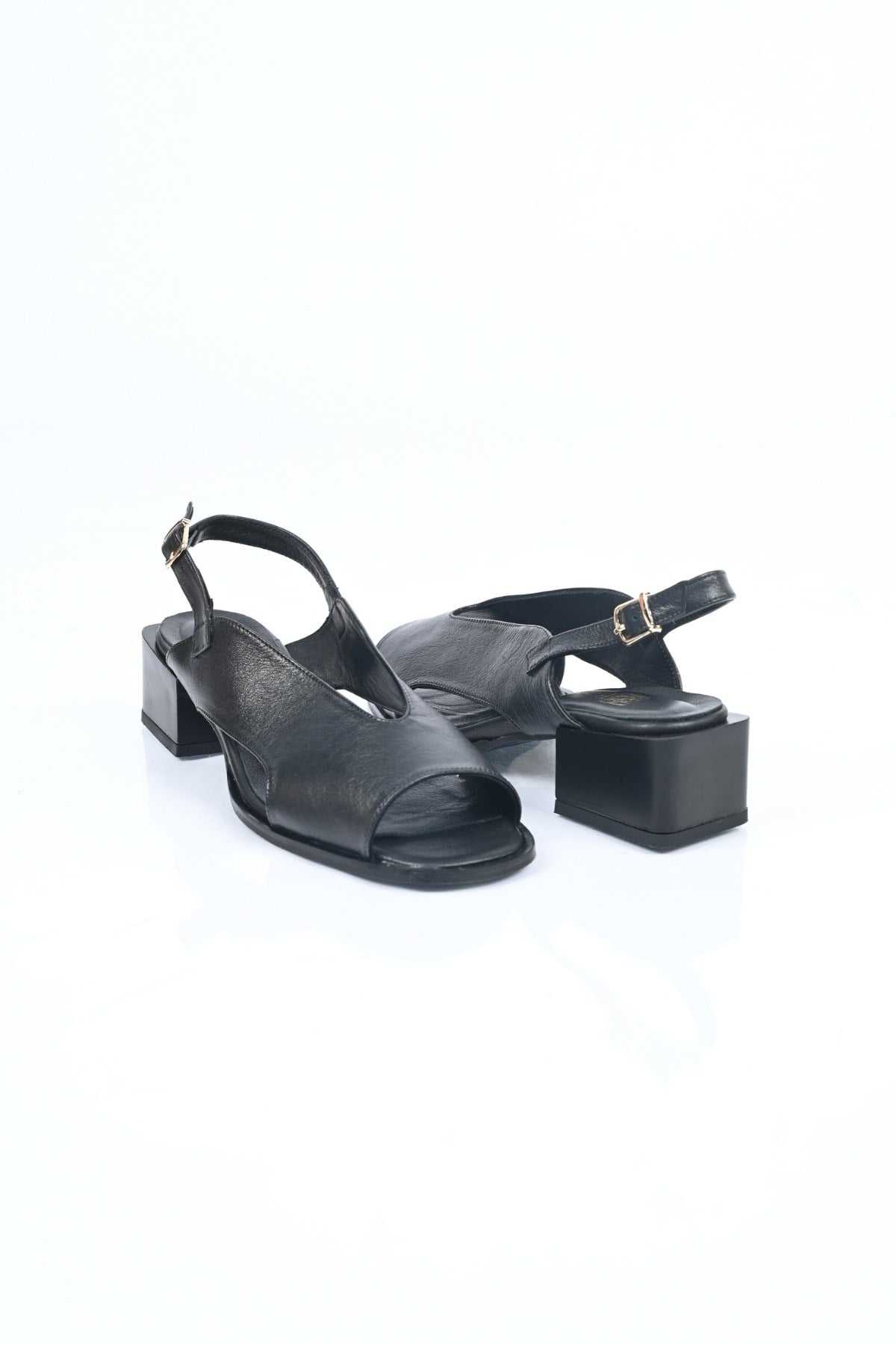 Bestello Bağcıksız Kemer Detaylı Jurdan Taban Hakiki Deri Sandalet 342-172 Kadın Sandalet342-172_SIYAH_35Sandals
