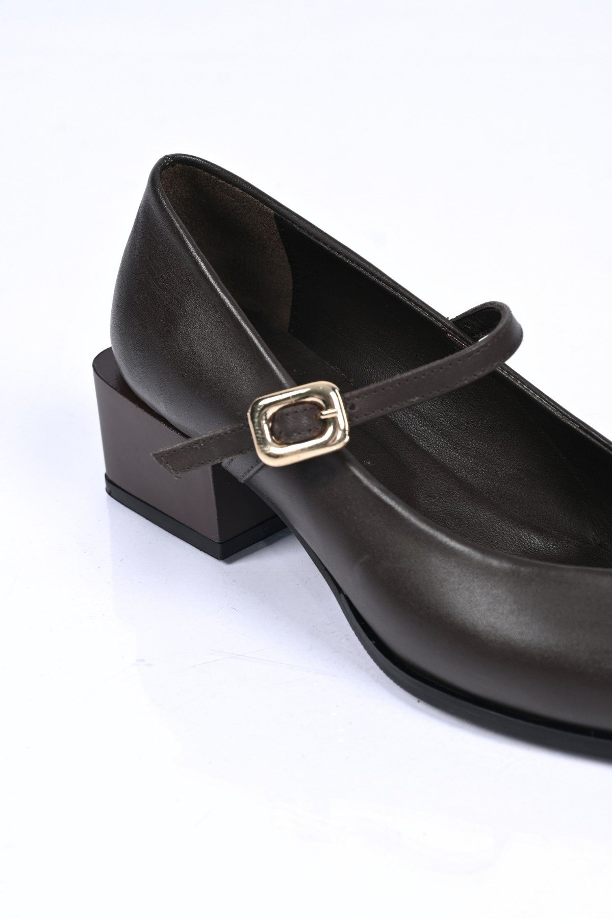 Bestello Bağcıksız Kemer Tokalı Neolit Taban Hakiki Deri Kalın Topuklu Ayakkabı 342-042 Kadın Ayakka342-042_KAHVE_35Thick Heels