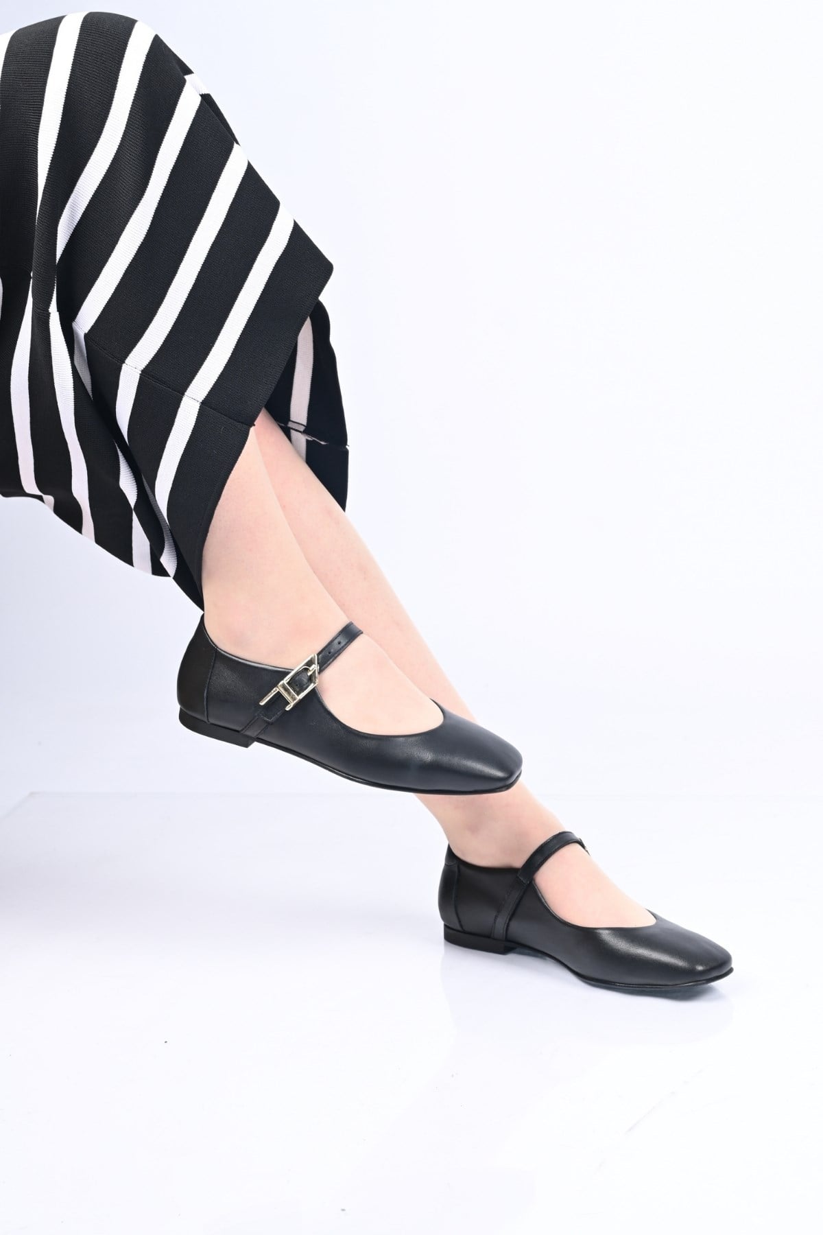 Bestello Bağcıksız Kemer Tokalı Neolit Taban Hakiki Deri Babet 342-050 Kadın Babet342-050_SIYAH_35Loafers & Moccasins 