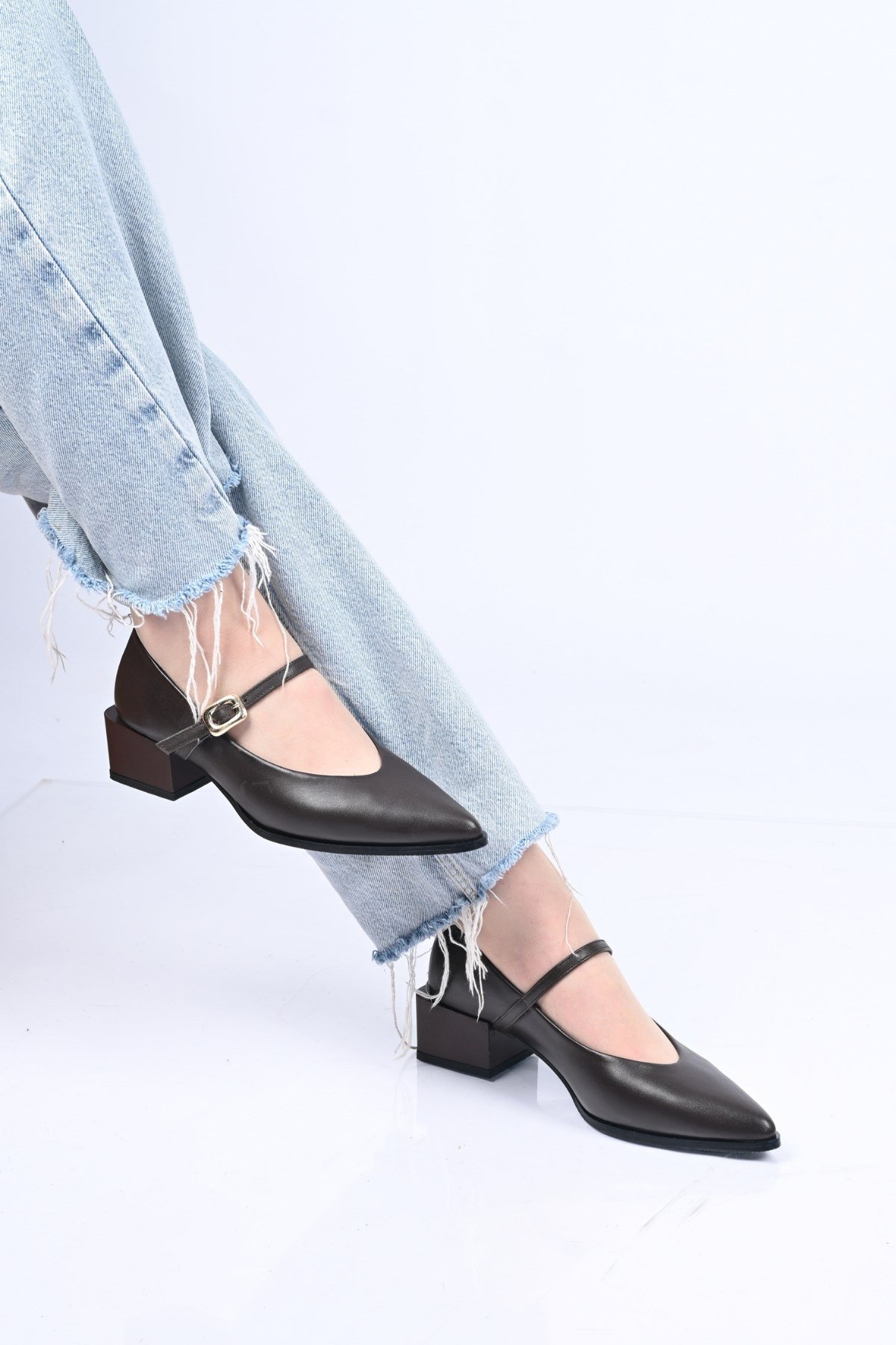 Bestello Bağcıksız Kemer Tokalı Neolit Taban Hakiki Deri Kalın Topuklu Ayakkabı 342-042 Kadın Ayakka342-042_KAHVE_35Thick Heels