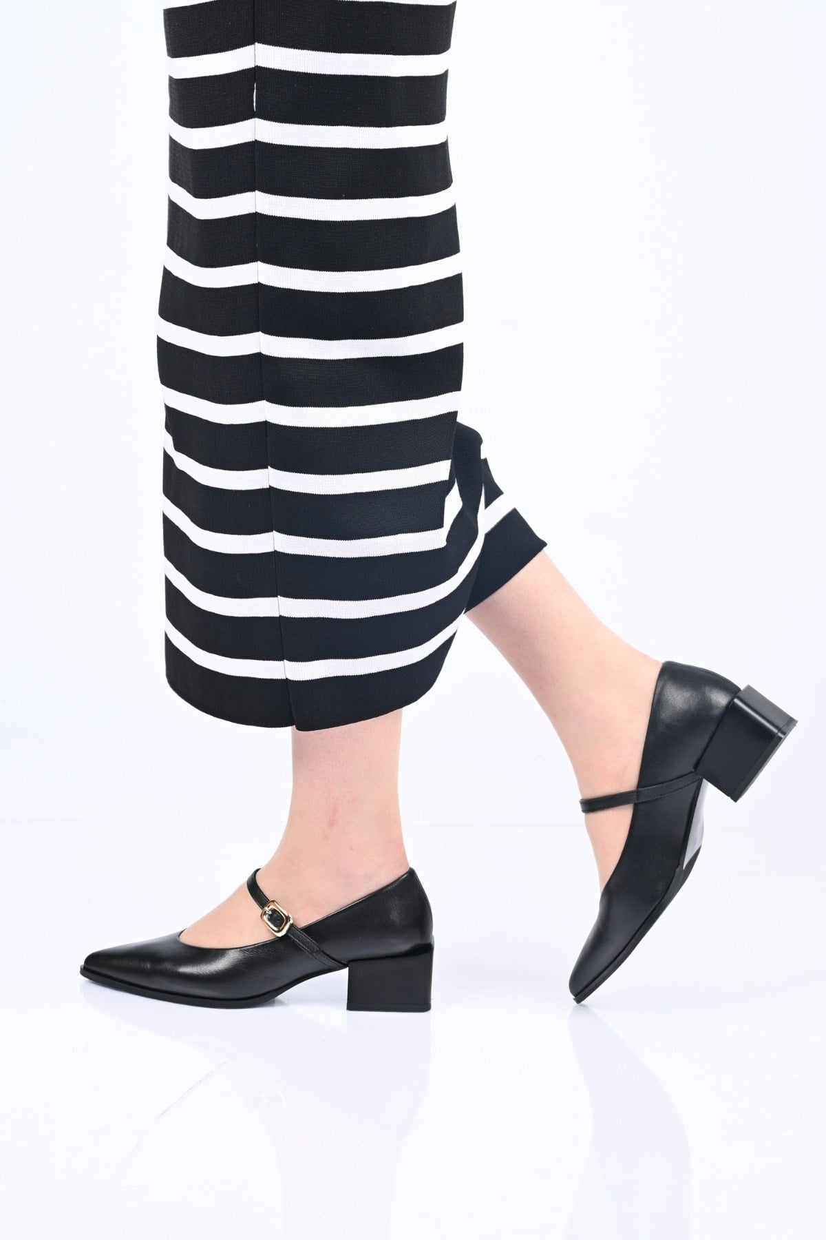 Bestello Bağcıksız Kemer Tokalı Neolit Taban Hakiki Deri Kalın Topuklu Ayakkabı 342-042 Kadın Ayakka342-042_SIYAH_35Thick Heels