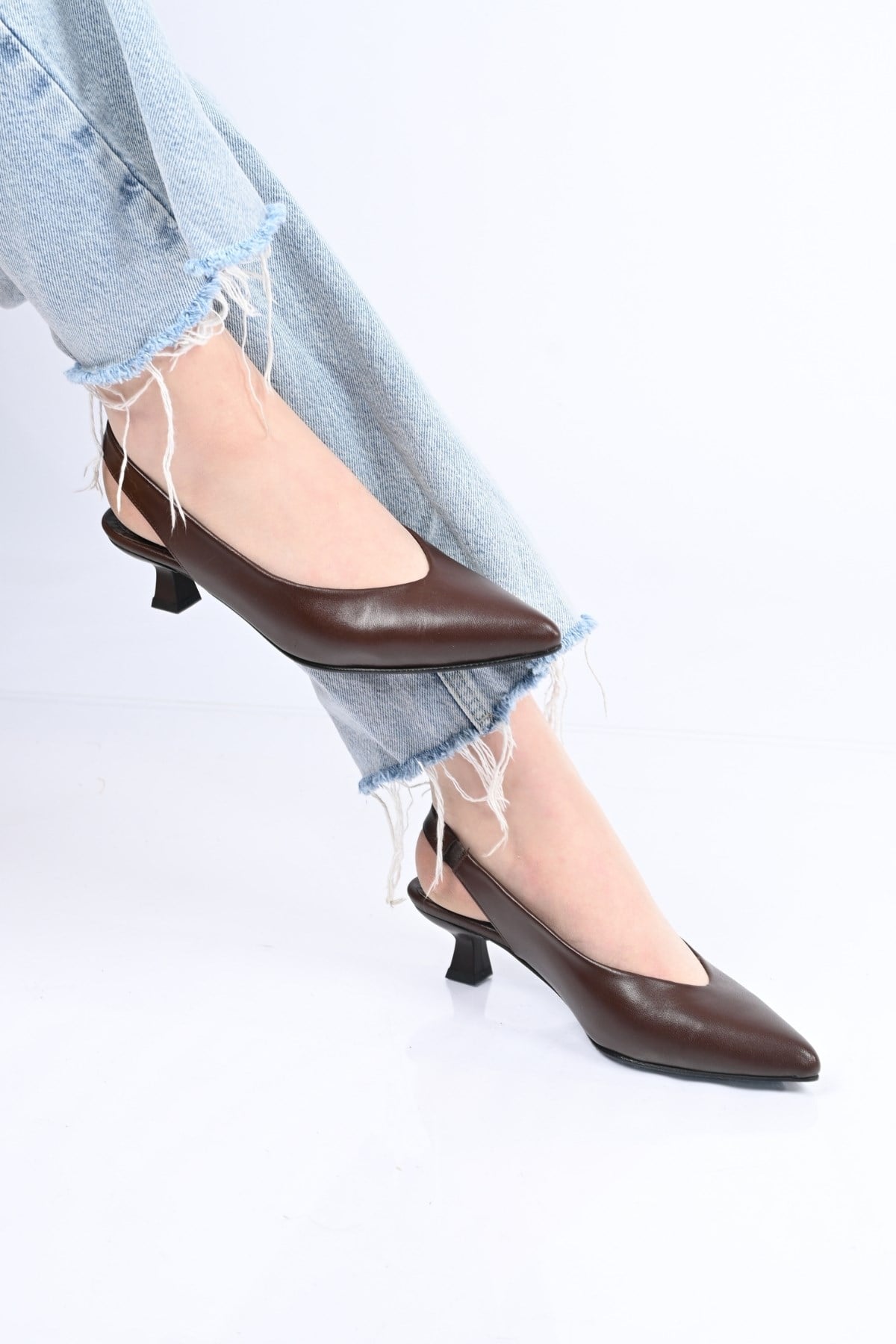 Bestello Bağcıksız Neolit Taban Hakiki Deri Arkası Açık İnce Topuklu Ayakkabı 342-041 Kadın Ayakkabı342-041_KAHVE_35Thin Heels