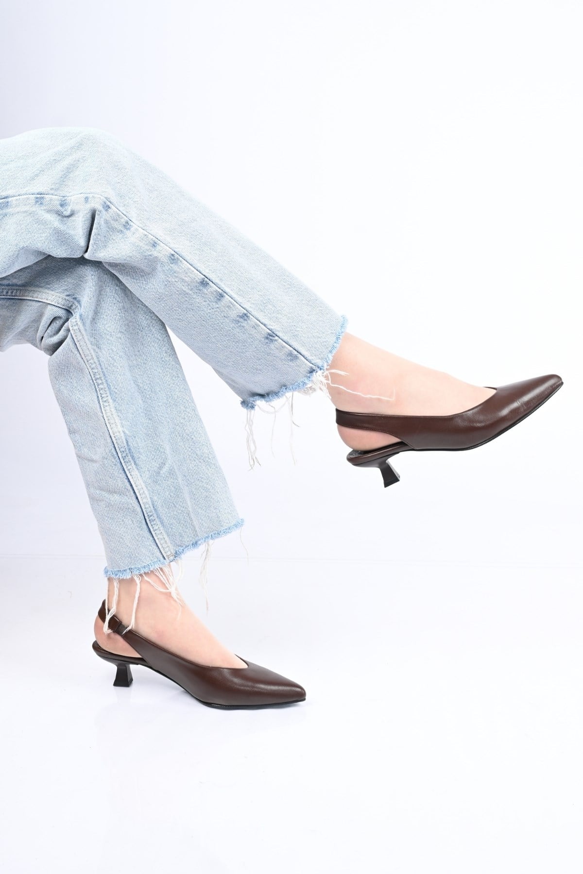 Bestello Bağcıksız Neolit Taban Hakiki Deri Arkası Açık İnce Topuklu Ayakkabı 342-041 Kadın Ayakkabı342-041_KAHVE_35Thin Heels