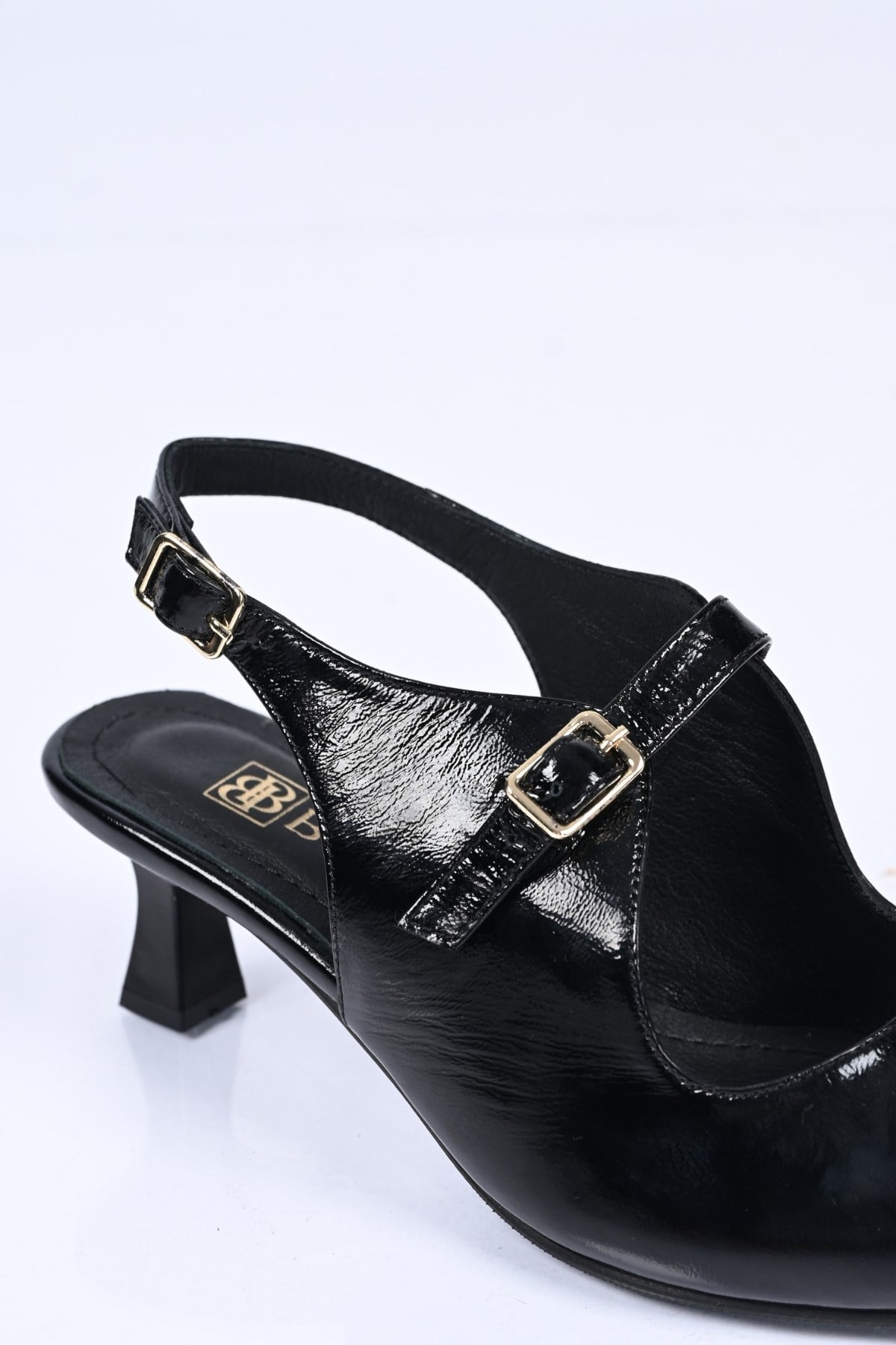 Bestello Bağcıksız Neolit Taban Hakiki Deri Arkası Açık Sivri Burun İnce Topuklu Ayakkabı 342-561 Ka342-561_SIYAH RUGA_35Thin Heels