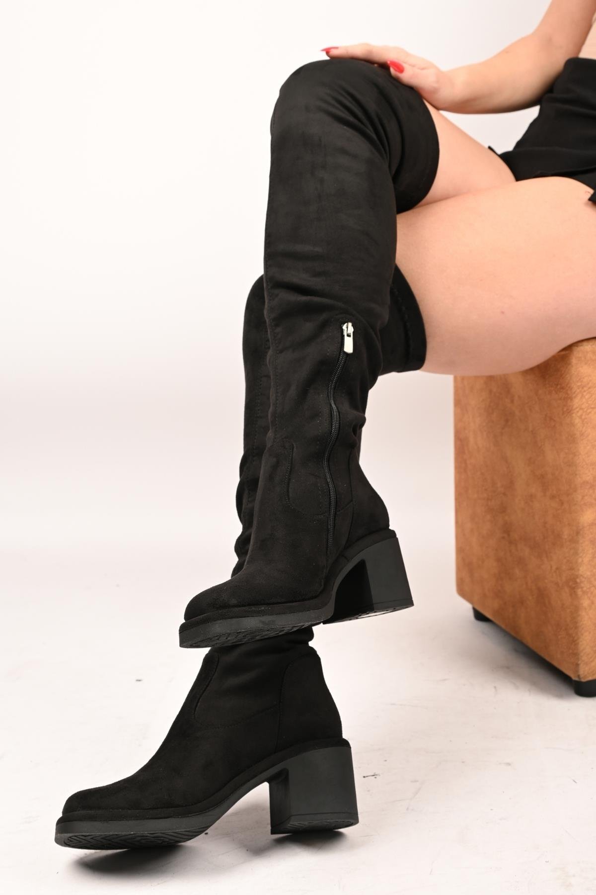 Bestello Bağcıksız Streç Detaylı Termo Taban Hakiki Deri Çizme 336-1236 Kadın Çizme336-1236_SIYAH SUET_36High Boots