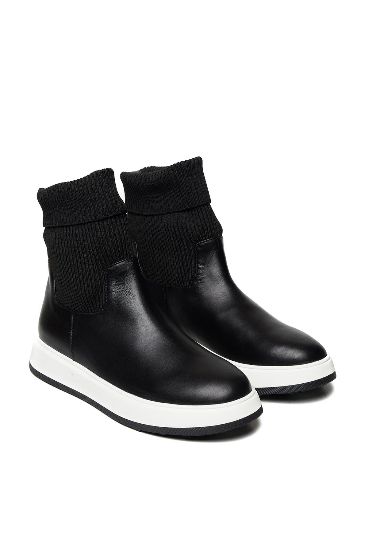 Bestello Bağcıksız Streç Lastikli Termo Taban Düz Bot 332-23136 Kadın Bot332-23136_SIYAH-BEYA_36Casual Boots