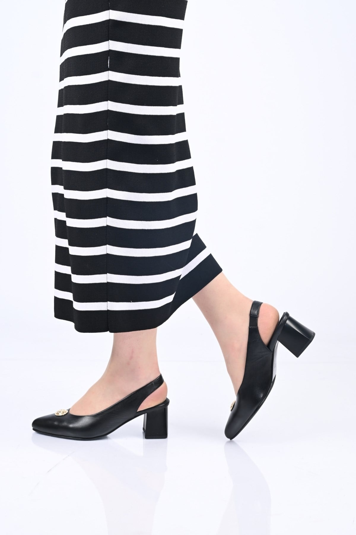 Bestello Bağcıksız Tokalı Neolit Taban Hakiki Deri Arkası Açık Kalın Topuklu Ayakkabı 342-563 Kadın 342-563_SIYAH_35Thick Heels