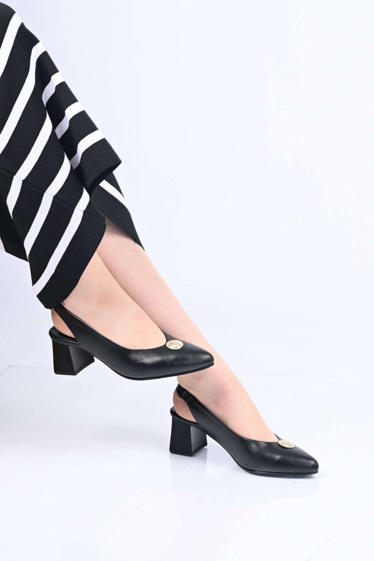 Bestello Bağcıksız Tokalı Neolit Taban Hakiki Deri Arkası Açık Kalın Topuklu Ayakkabı 342-563 Kadın 342-563_SIYAH_35Thick Heels