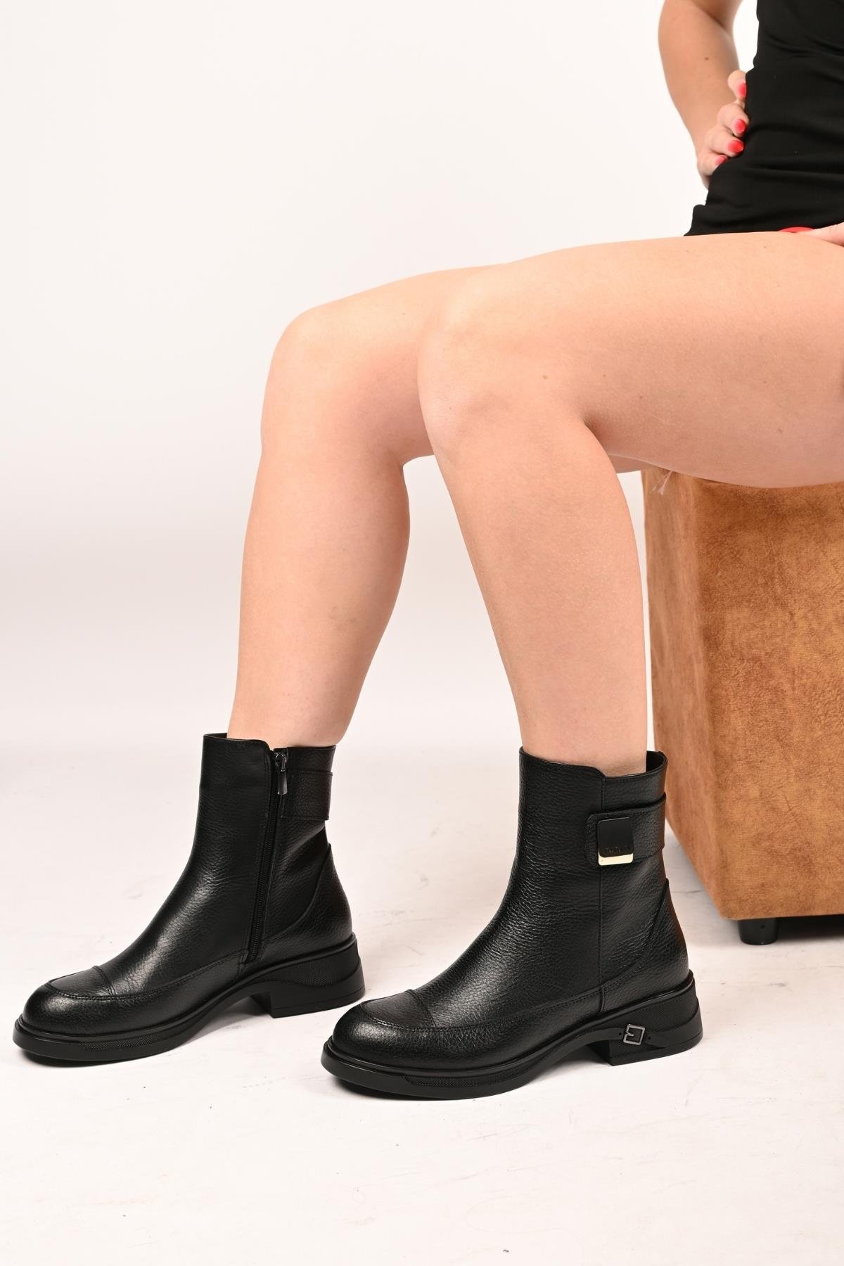 Bestello Bağcıksız Tokalı Termo Taban Hakiki Deri Casual Bot 335-662-19 Kadın Bot335-662-19_SIYAH_36Casual Boots