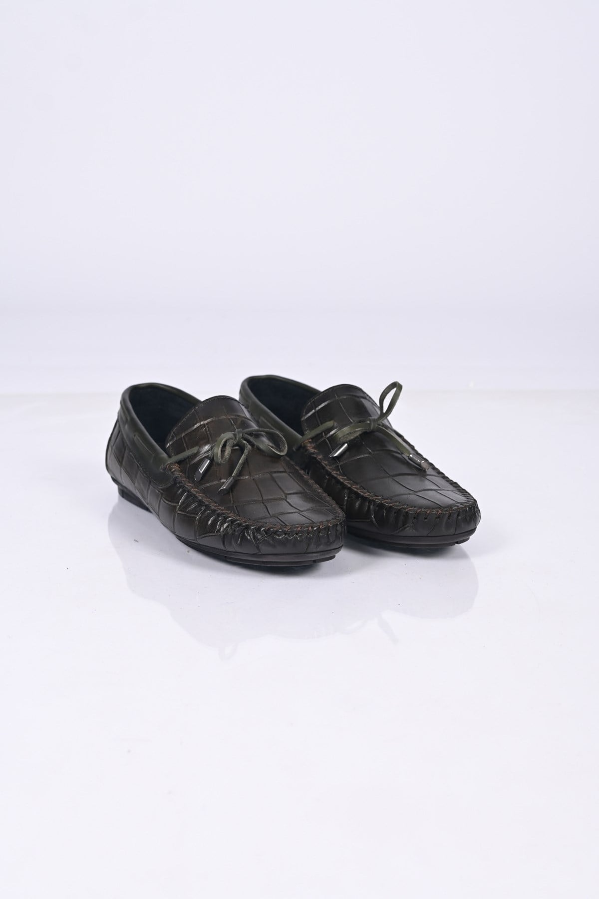 Bestello Erkek Kroko Detaylı Hakiki Deri Loafer - Fiyonklu Klasik AyakkabıBestello Bağcıksız Fiyonklu Poliüretan Taban Hakiki Deri Loafer 028-2068-26Y Erkek Ayakkabı028-2068-26Y_YESIL KROK_39Loafer