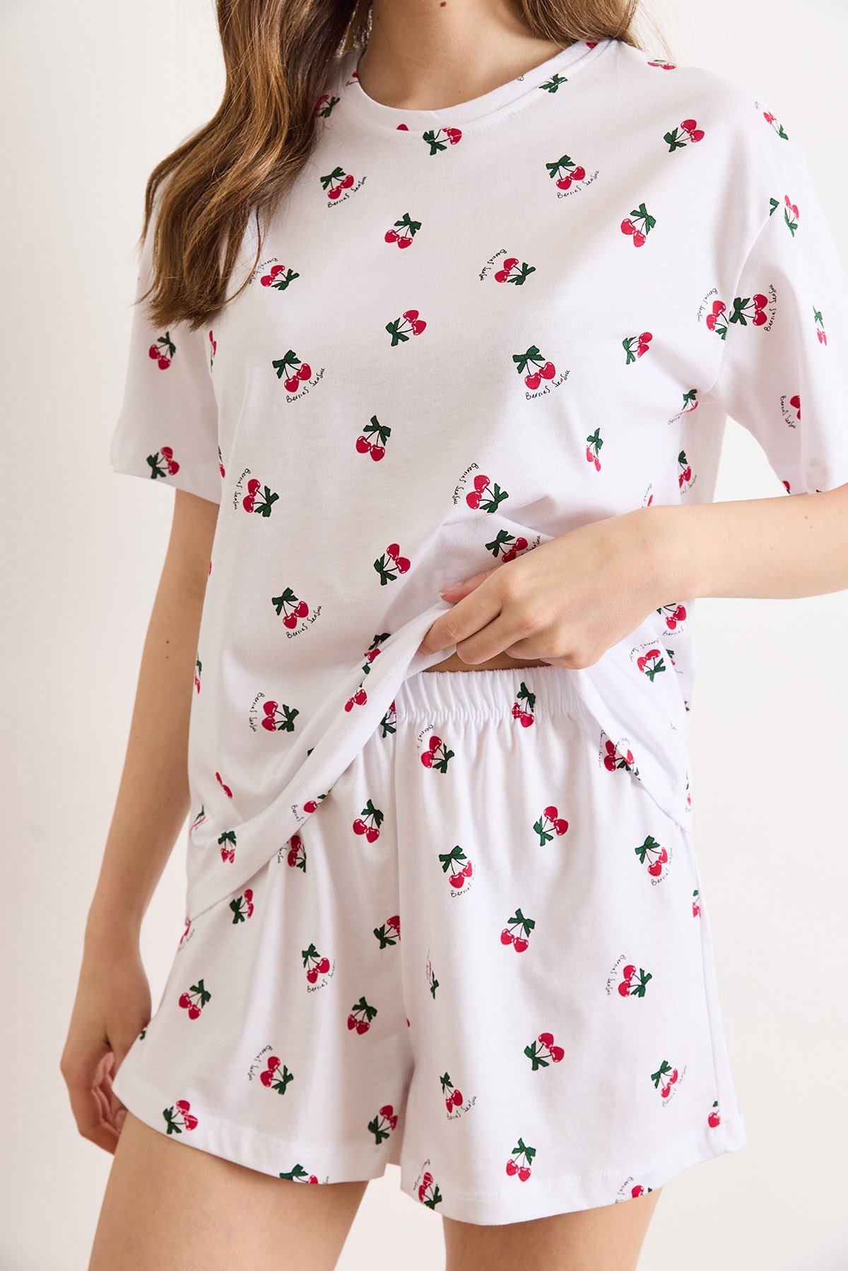 %100 Pamuk Şortlu Pijama Takım Kiraz Beyaz