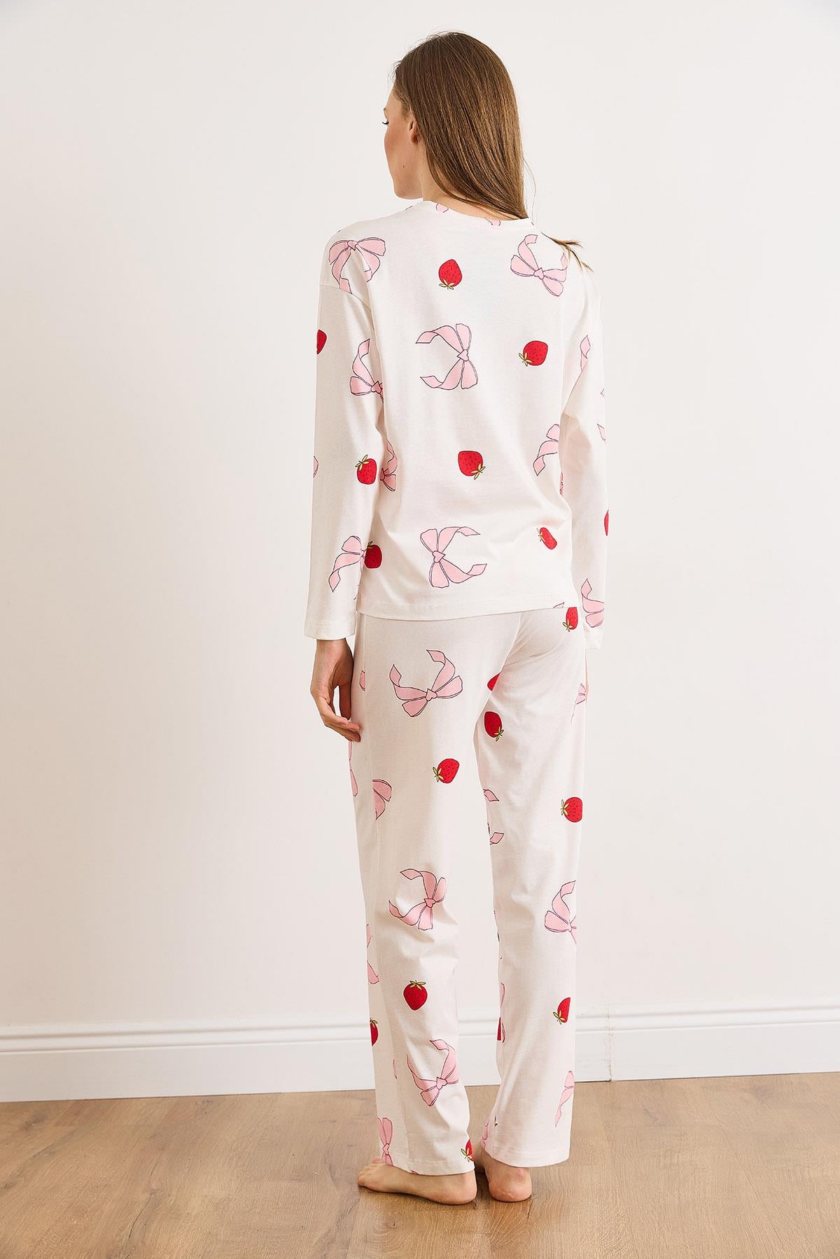 %100 Pamuk Uzun Kollu Pijama Takımı Beyaz Çilek