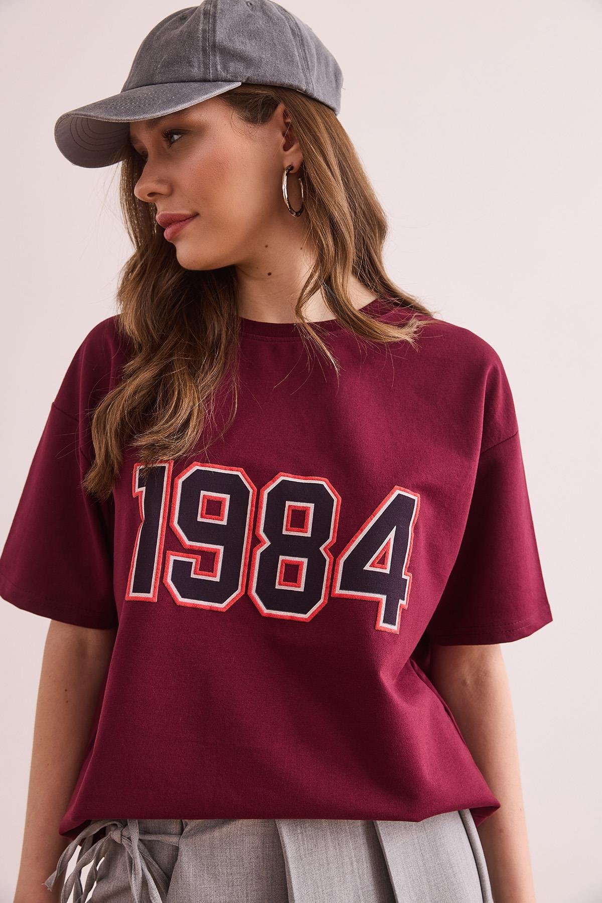 1984 Baskılı Rahat Kalıp 2 İp Tişört Bordo
