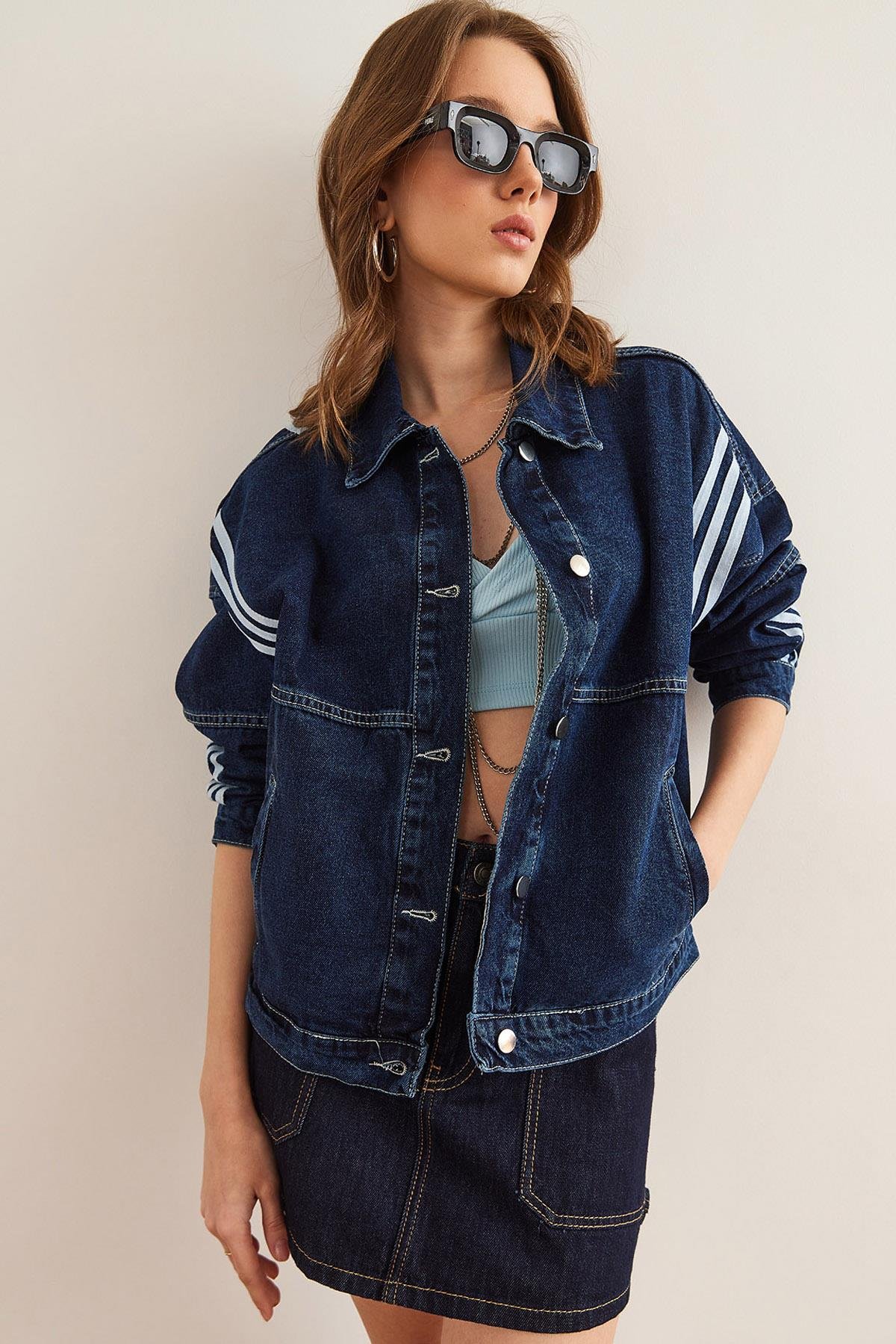 3 Şerit Detaylı Cepli Denim Ceket Lacivert